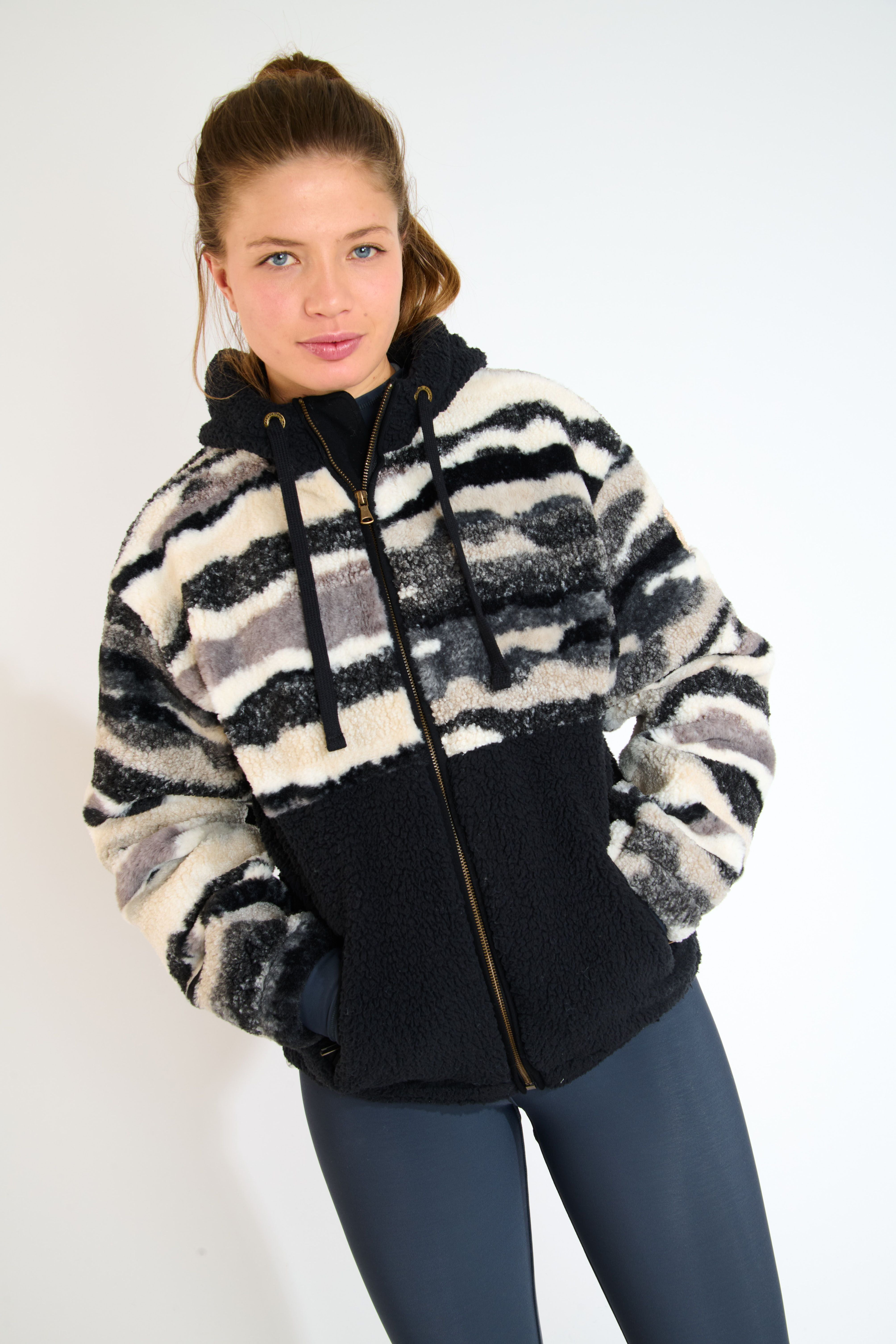 BANFF-GREENWOOD Fleecejacke in Noir Jacken Banana Moon