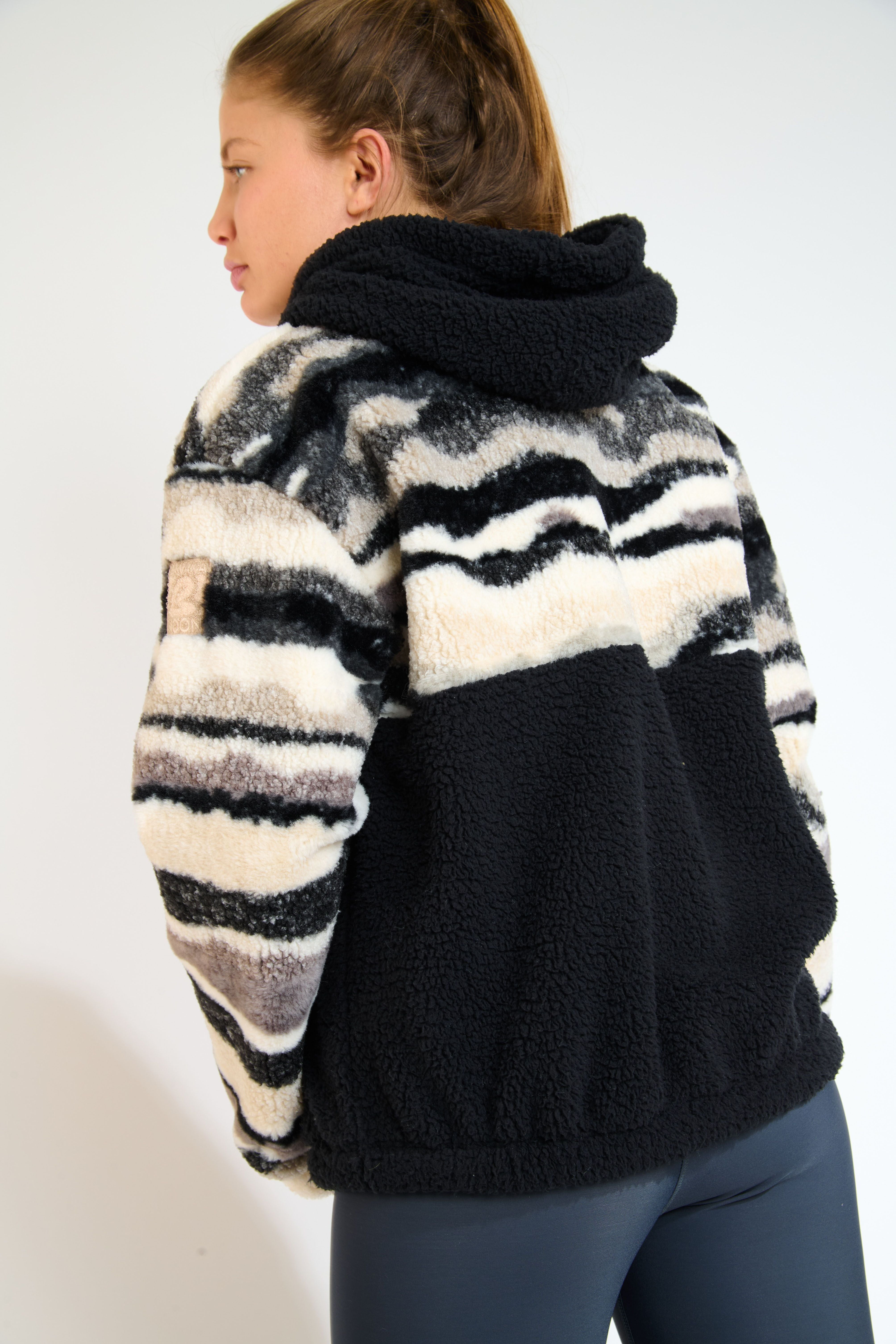 BANFF-GREENWOOD Fleecejacke in Noir Jacken Banana Moon