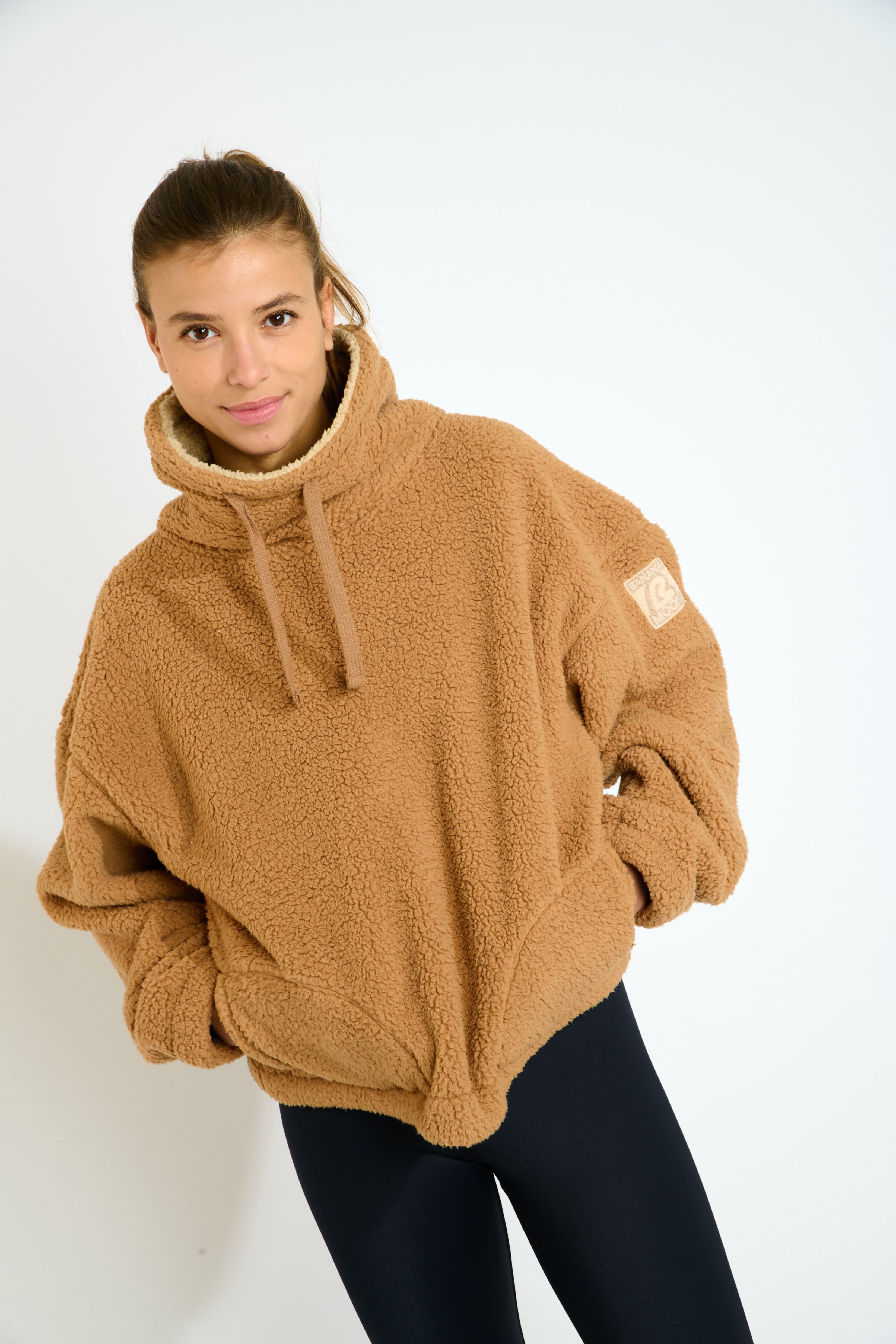 CHIMNEY-IGLOO Pullover in Camel Pullover Banana Moon