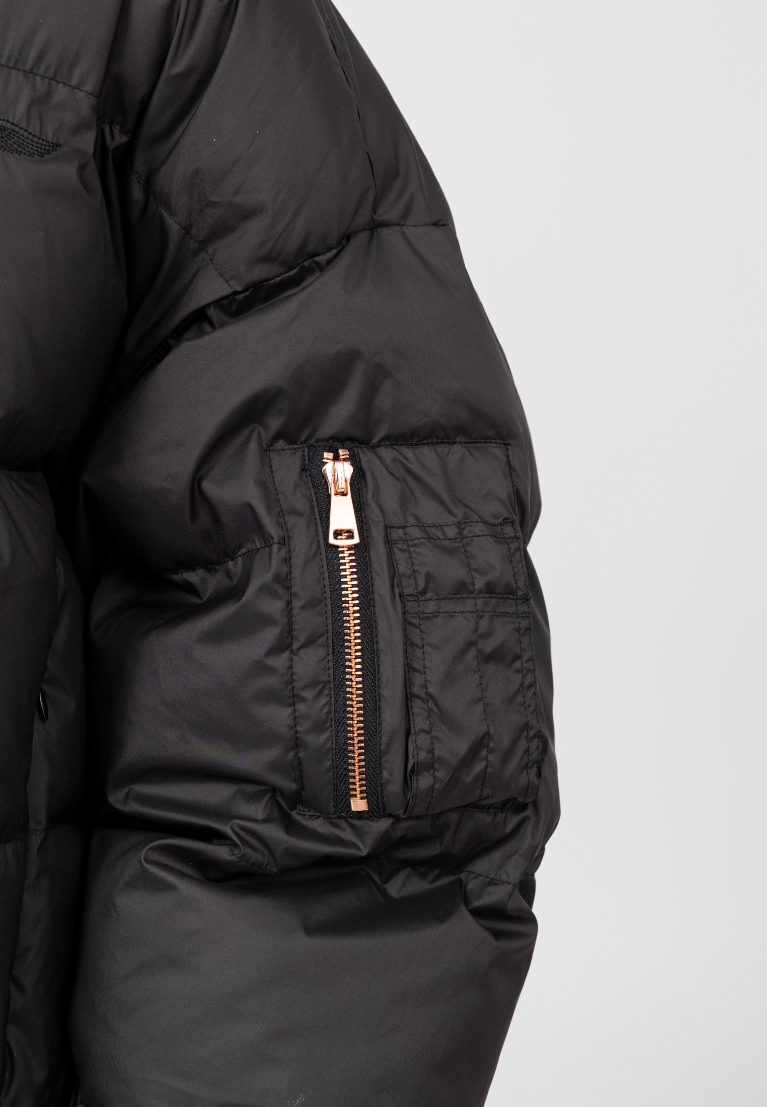 Hill-W in Black Jacken Bombers Original