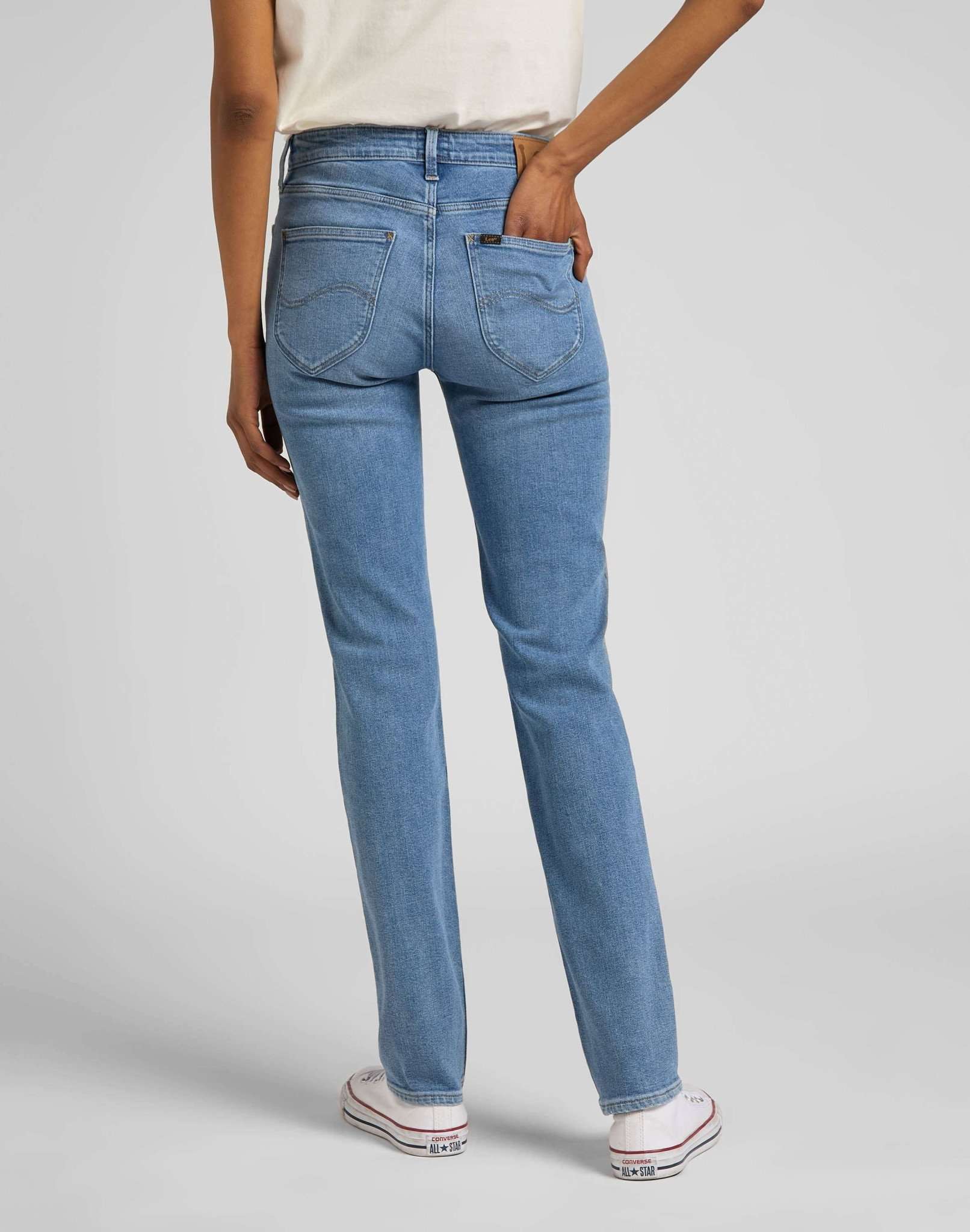 Marion Straight in Partly Cloudy Jeans Lee