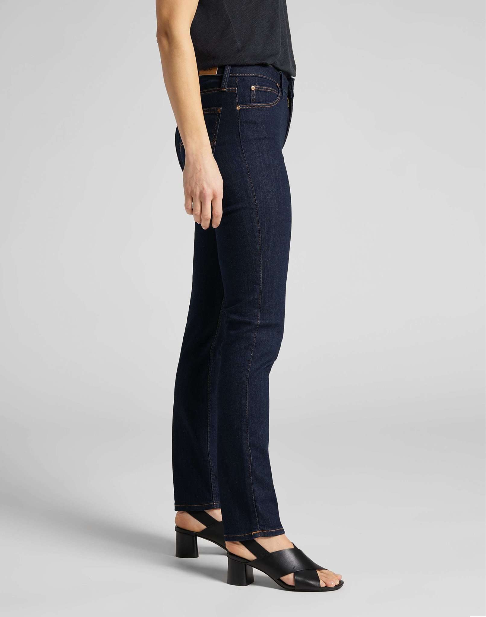 Elly in One Wash Jeans Lee