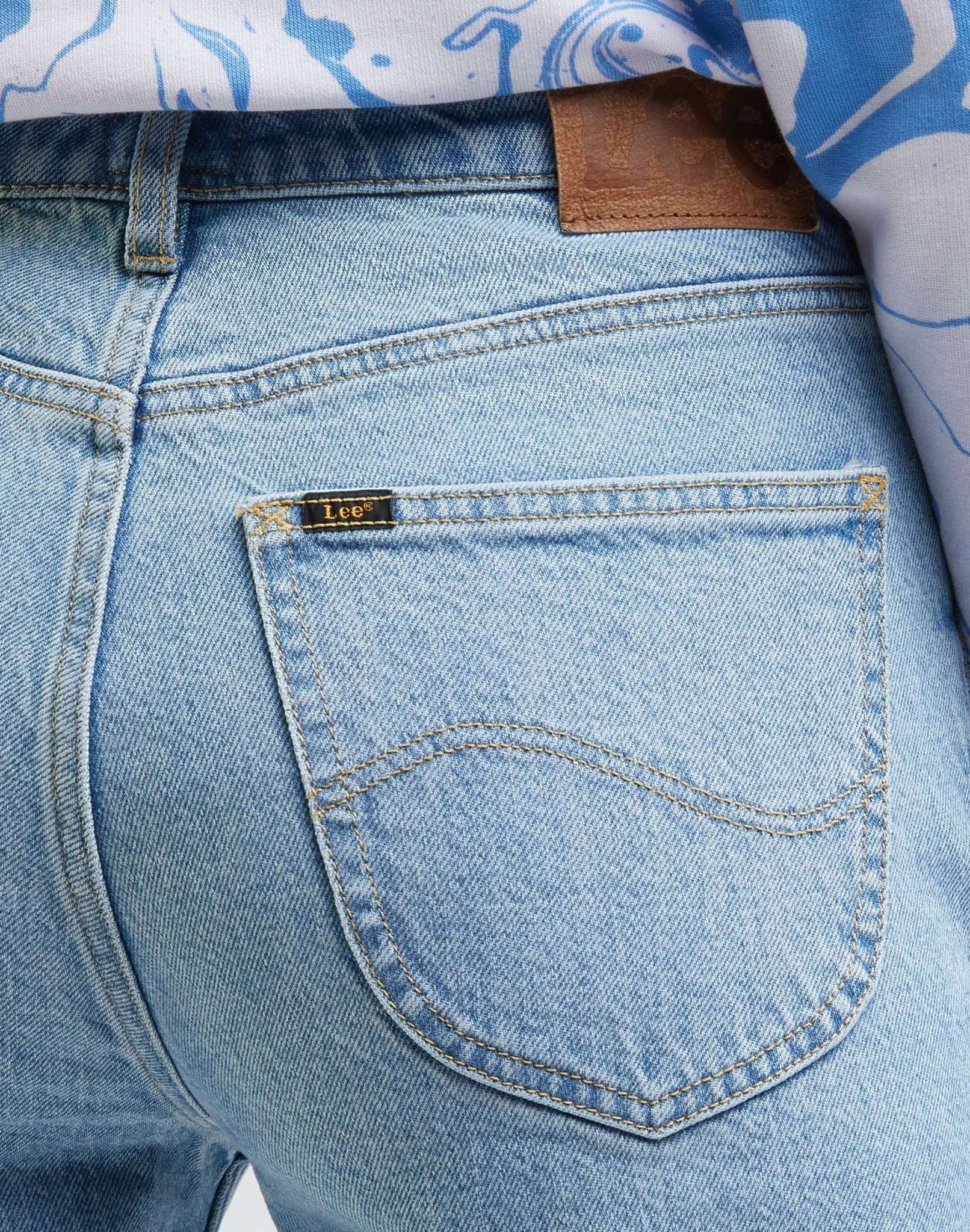 Carol in Stone Frost Jeans Lee