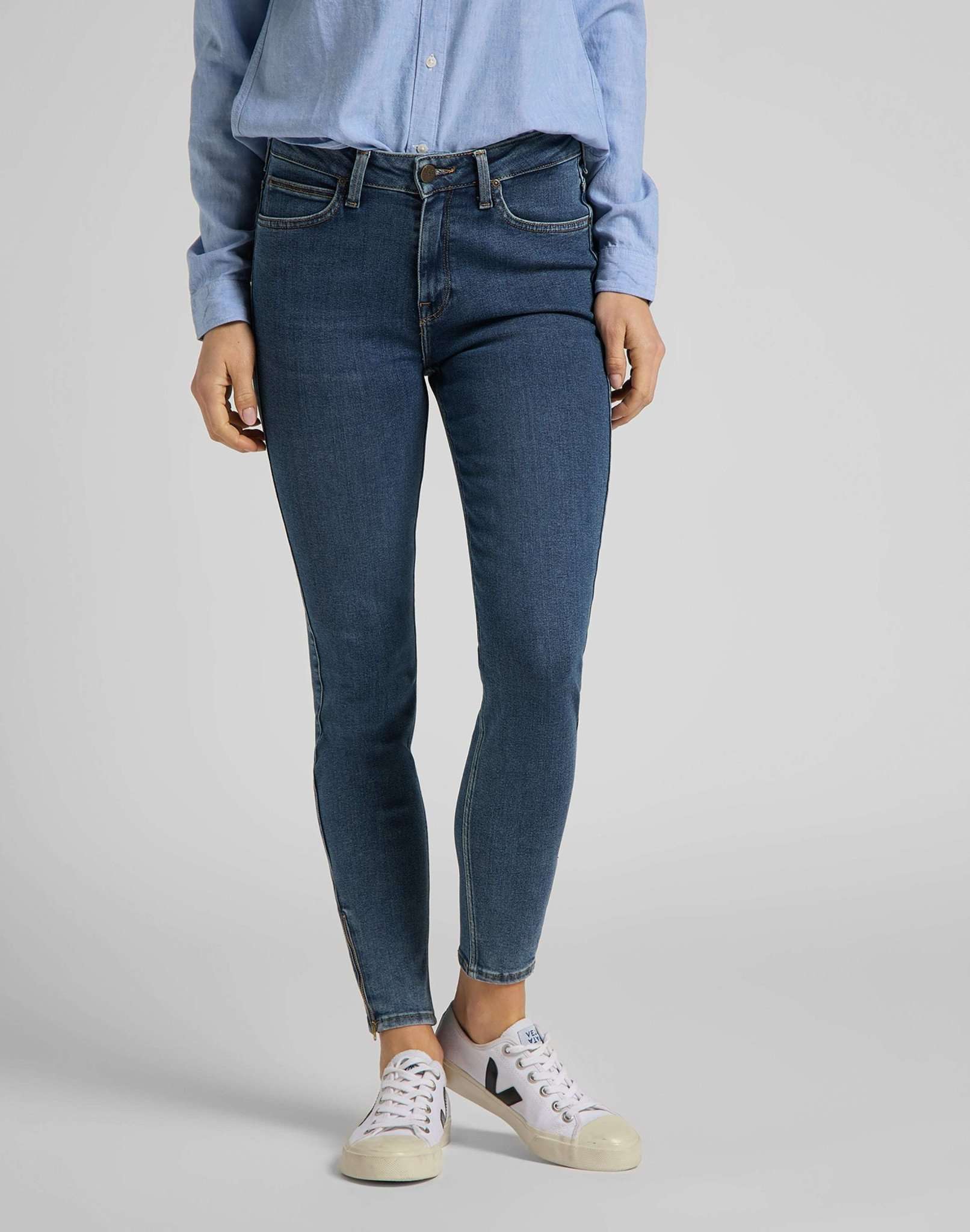 Scarlett High Zip in Mid Ely Jeans Lee
