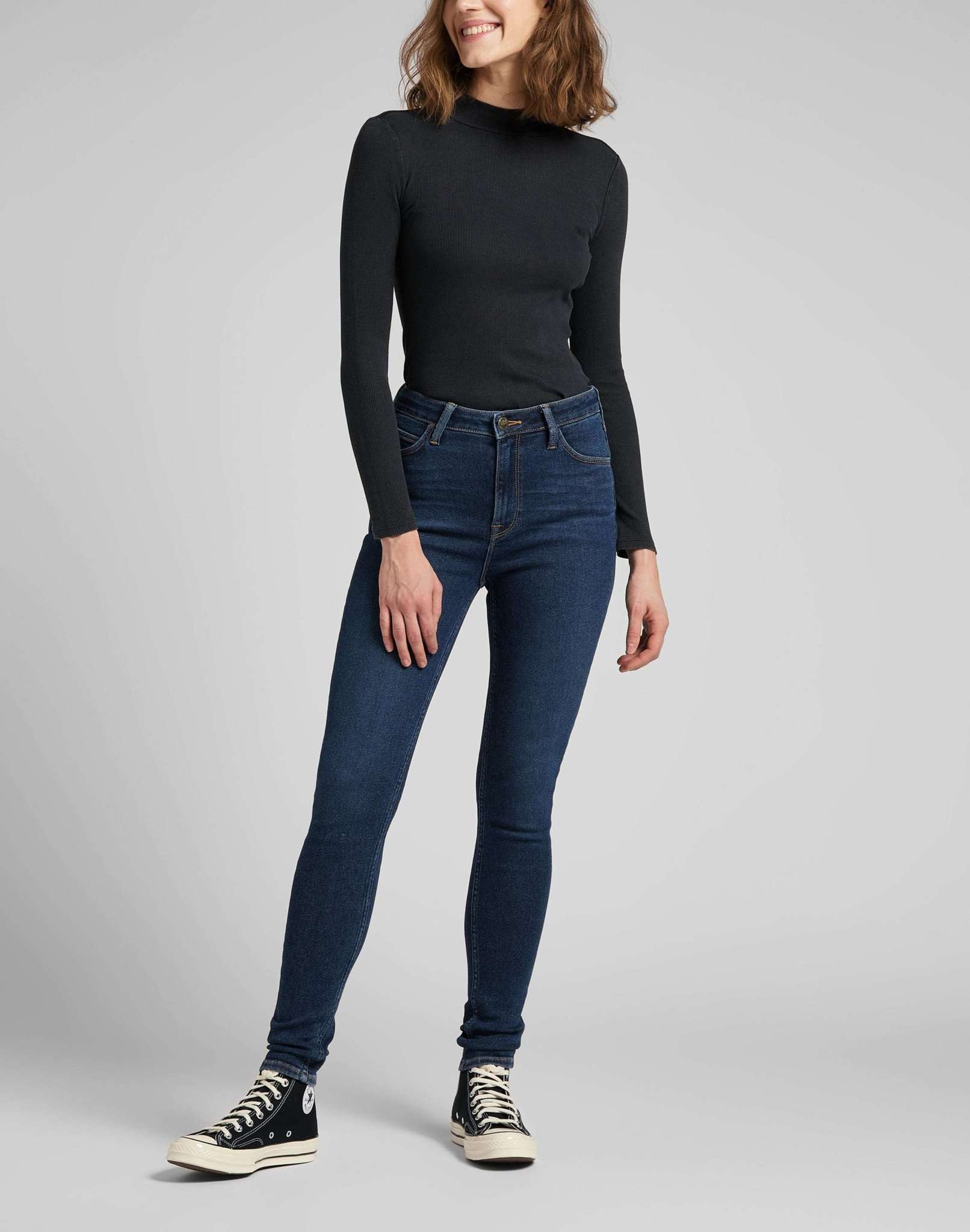 Ivy in Worn Willow Jeans Lee