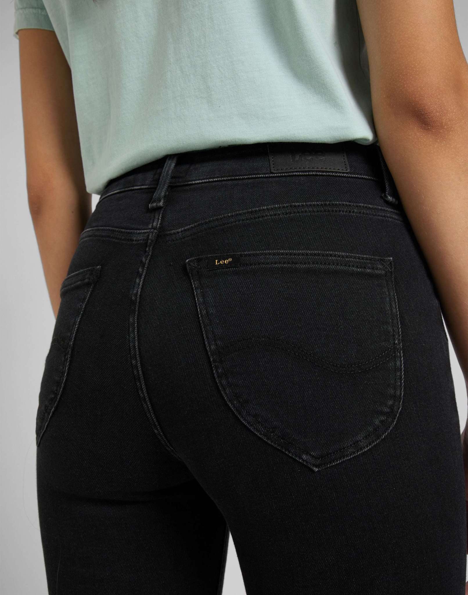 Foreverfit in Black Avery Jeans Lee