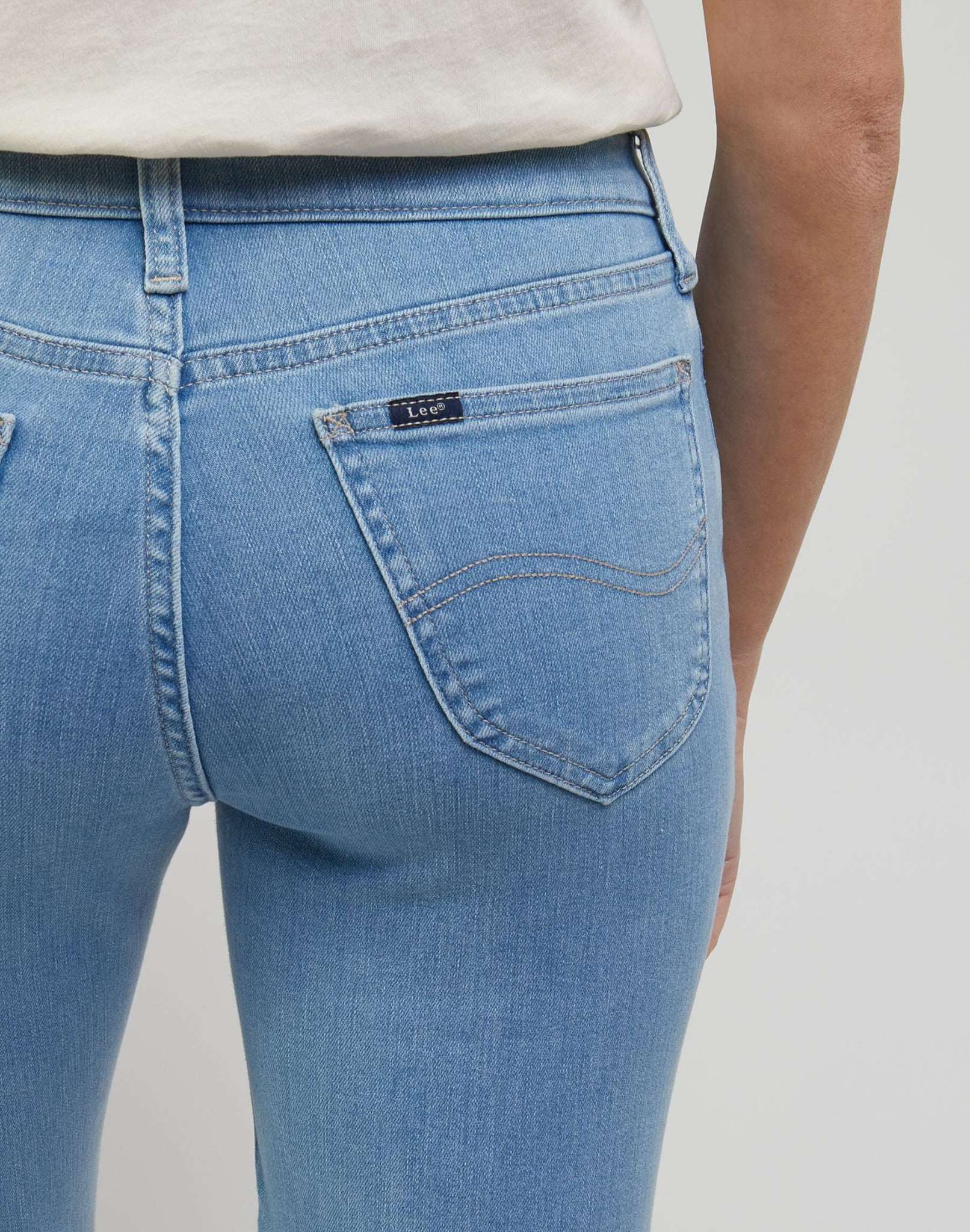 ULC Straight in LT Line Jeans Lee