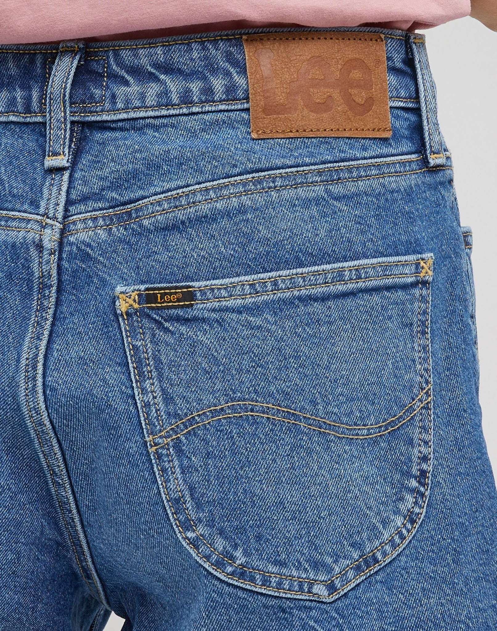 Carol Short in Blue Speed Jeansshorts Lee