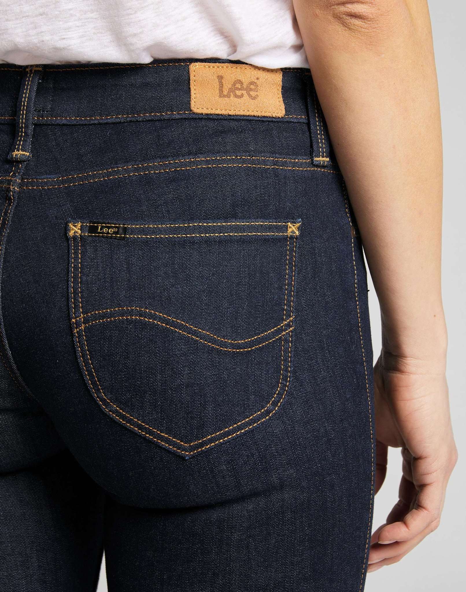 Scarlett in Rinse Jeans Lee