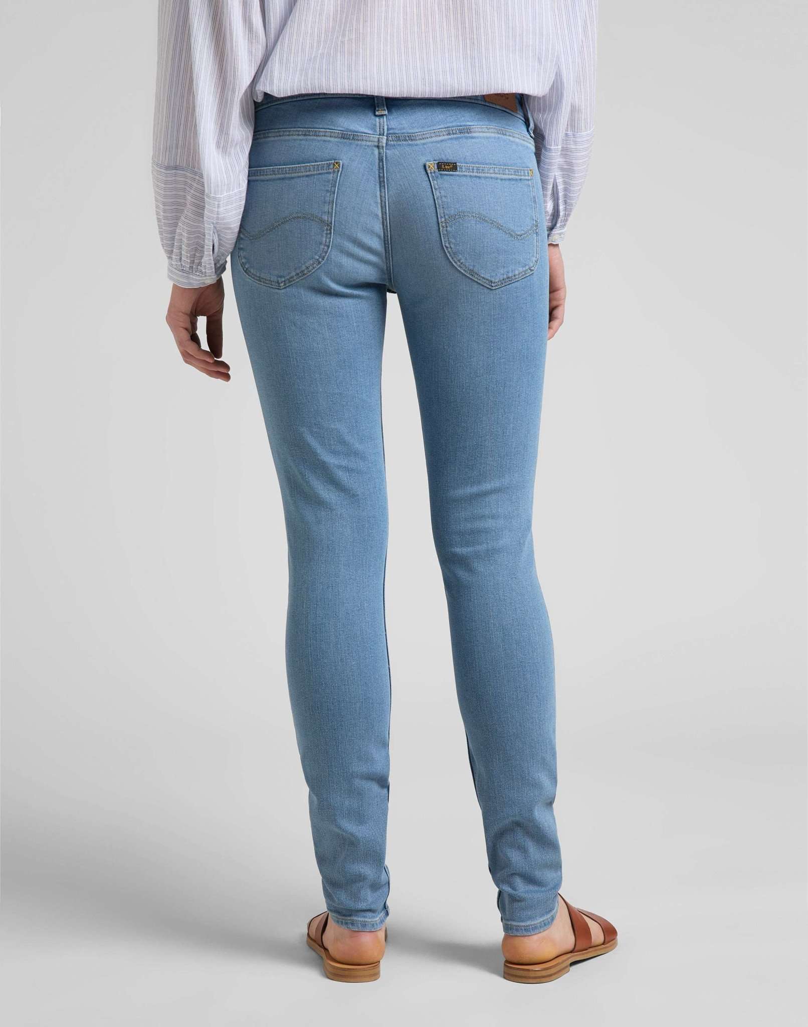 Scarlett in Mid Charly Jeans Lee