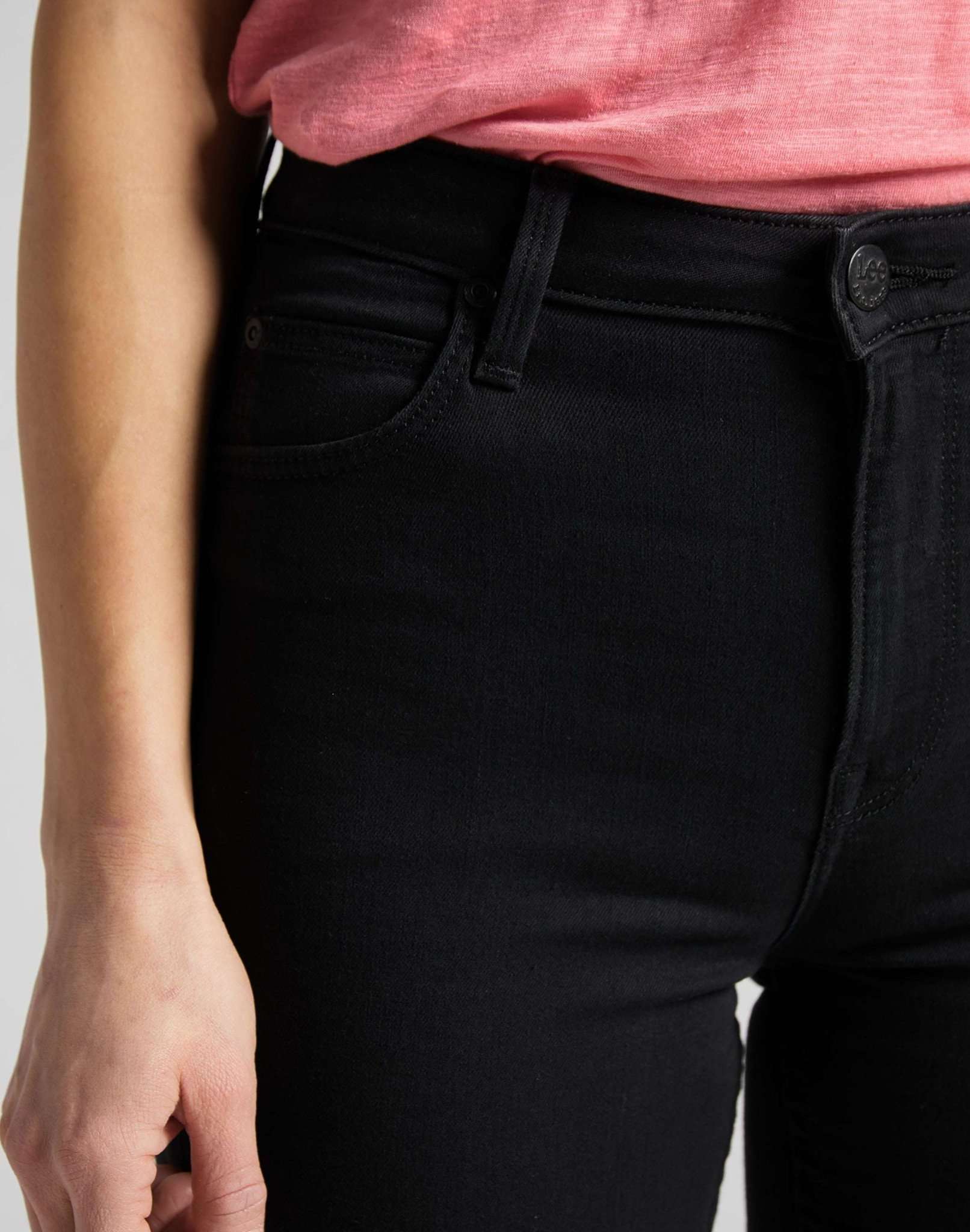 Scarlett High in Black Rinse Jeans Lee