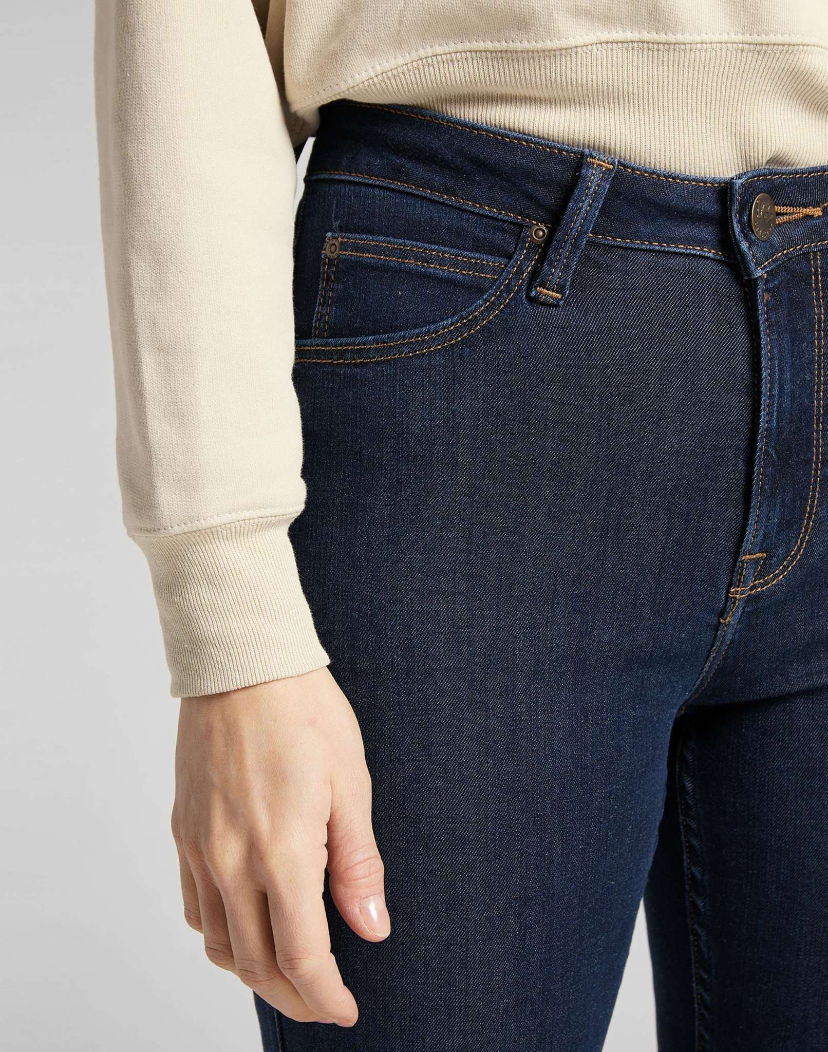 Scarlett High in Tonal Stonewash Jeans Lee