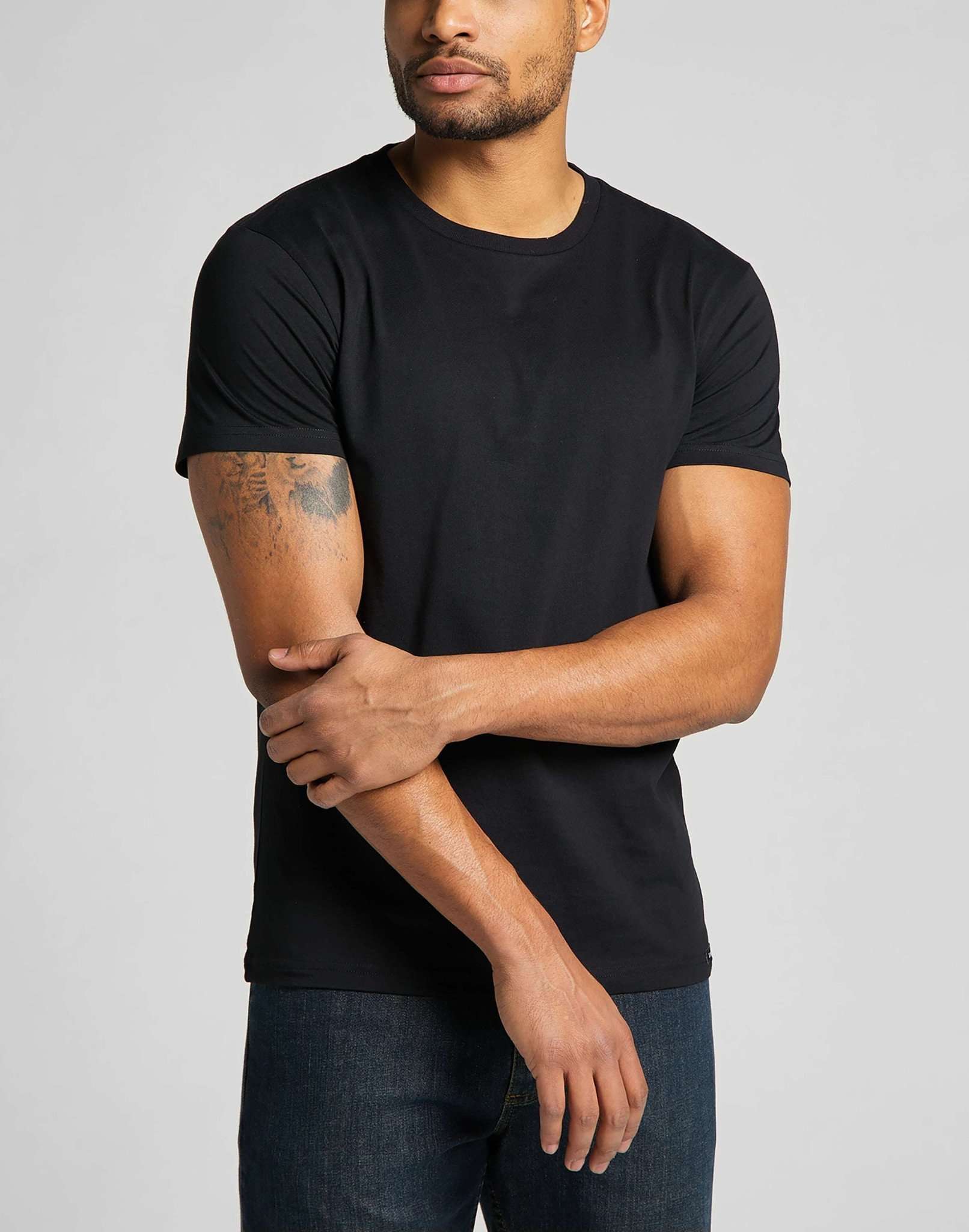 Twin Pack Crew in Black White T-Shirts Lee