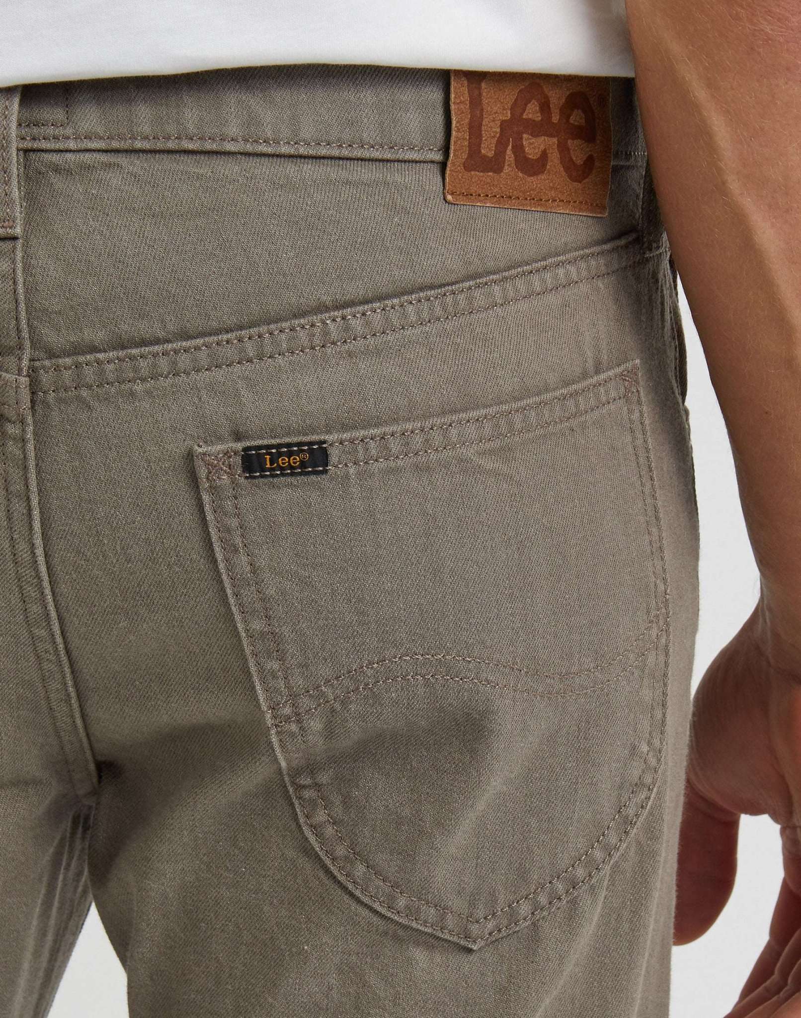 Daren Zip Fly Low Stretch in Mushroom Hosen Lee