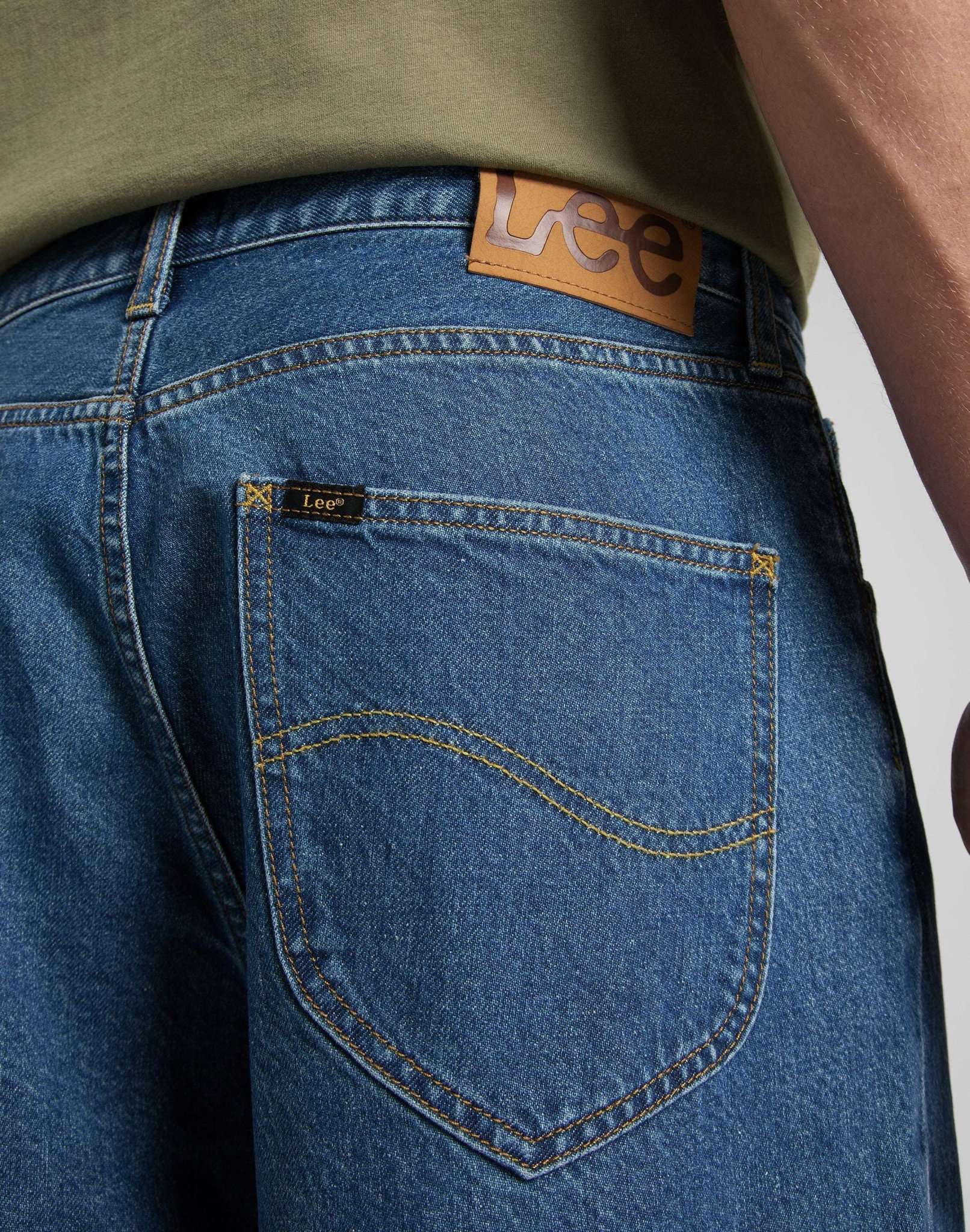 Asher in Mid Bolton Jeans Lee