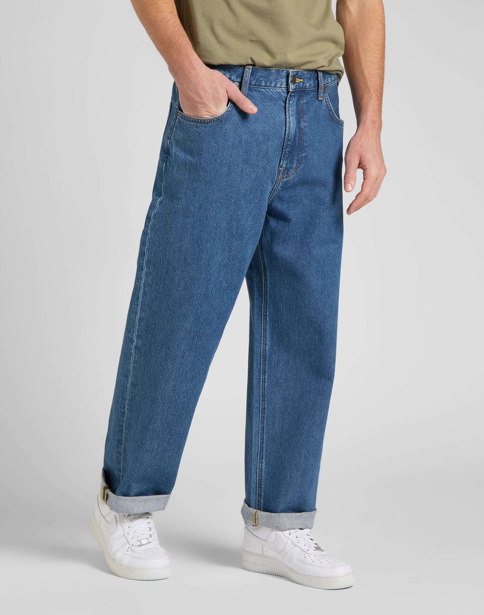 Asher in Mid Bolton Jeans Lee