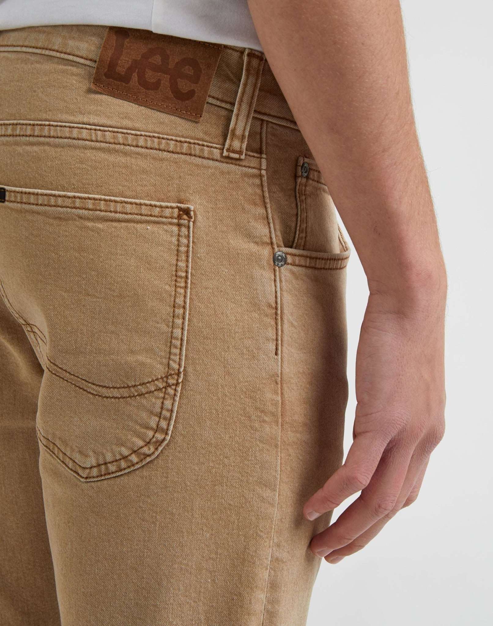 Luke Low Stretch in Chestnut Light Hosen Lee
