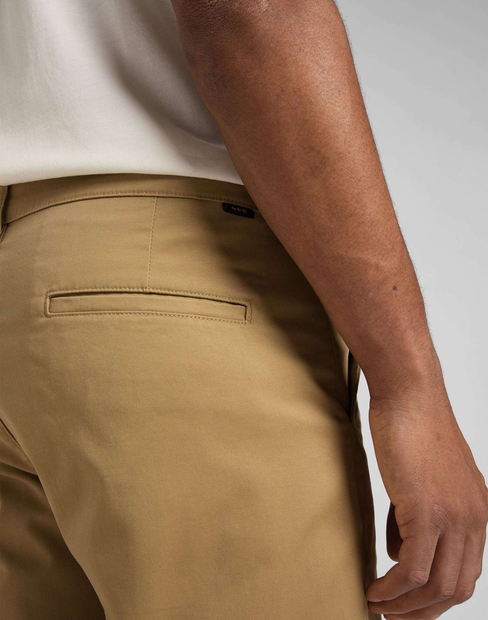 Regular Chino in Clay Hosen Lee   