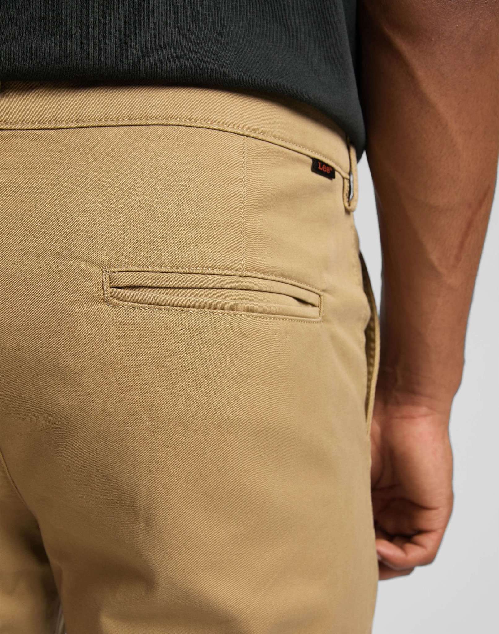Slim Chino in Clay Hosen Lee