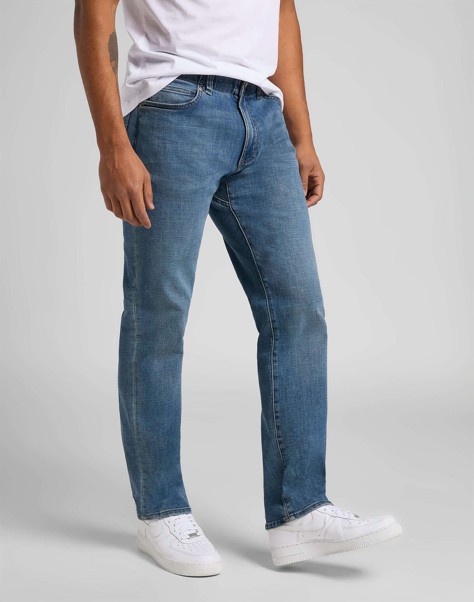 Straight Fit MVP in Brady Jeans Lee