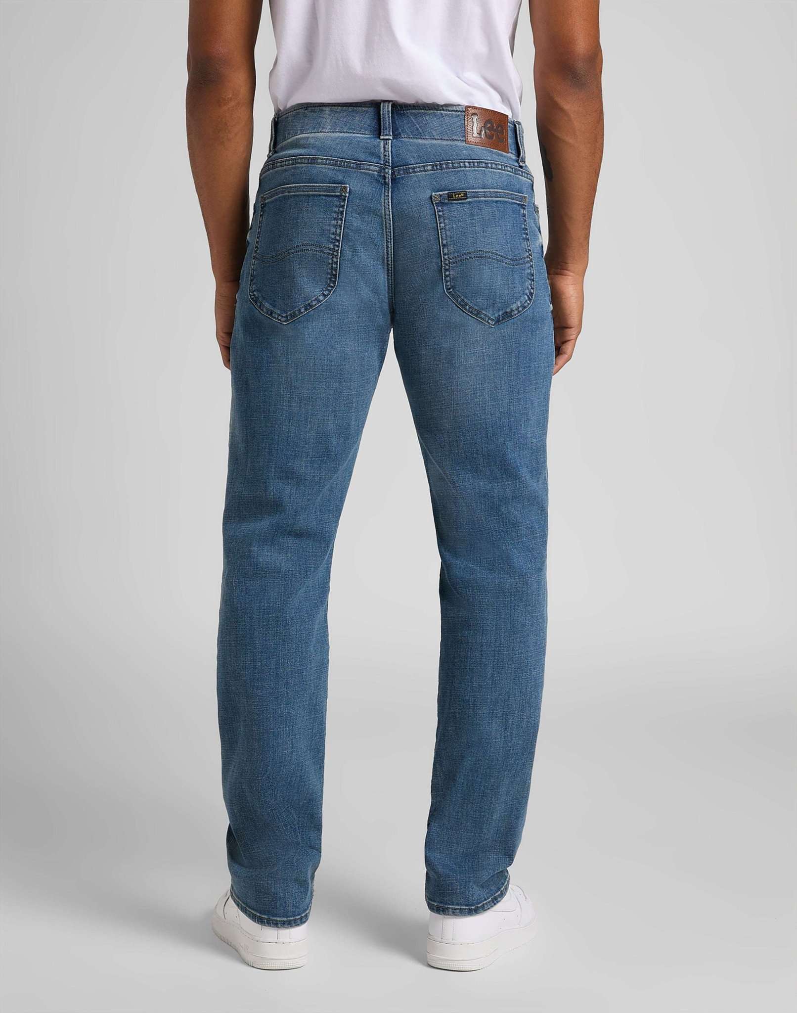 Straight Fit MVP in Brady Jeans Lee