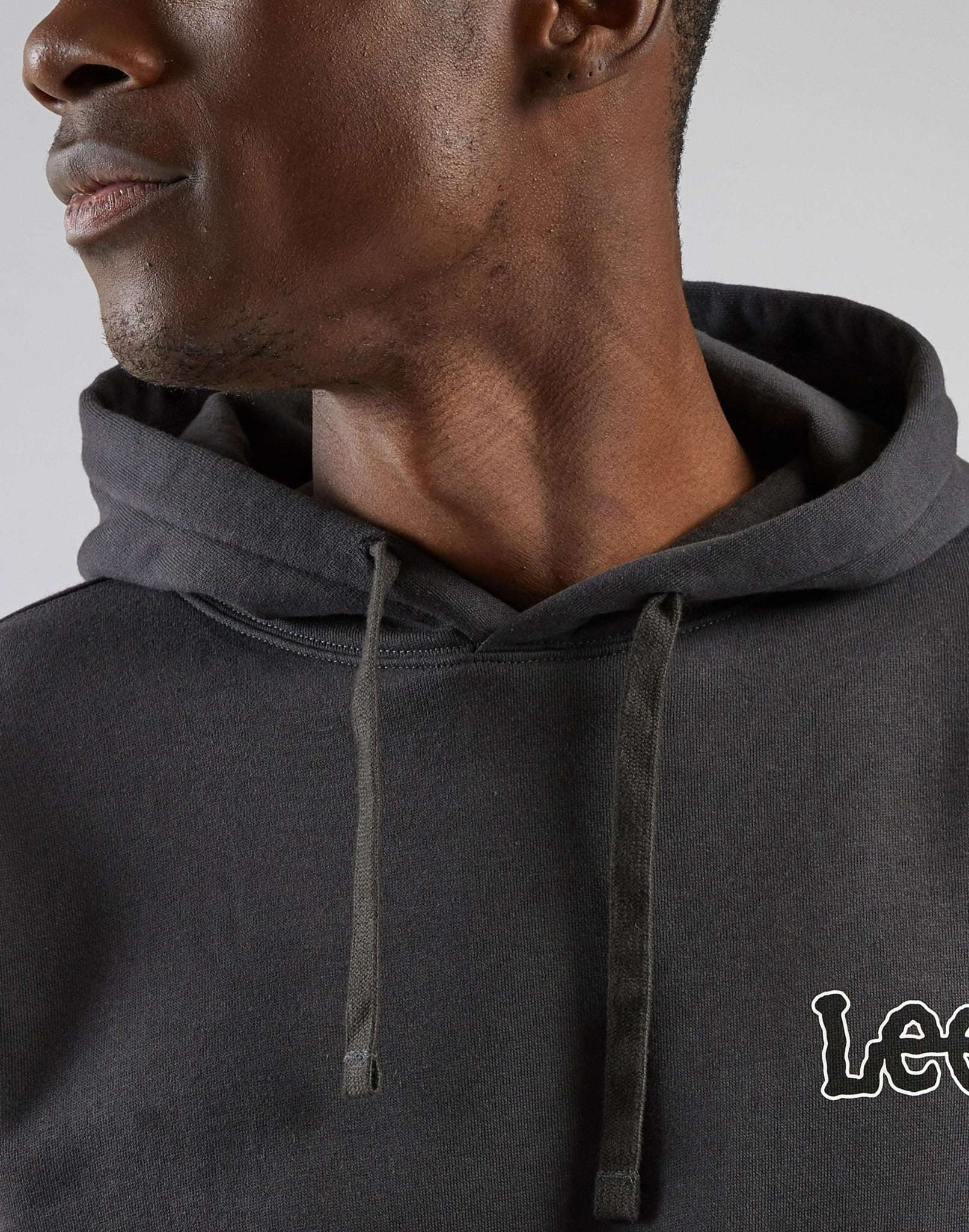 Seasonal Logo Hoodie in Washed Black Kapuzenpullover Lee