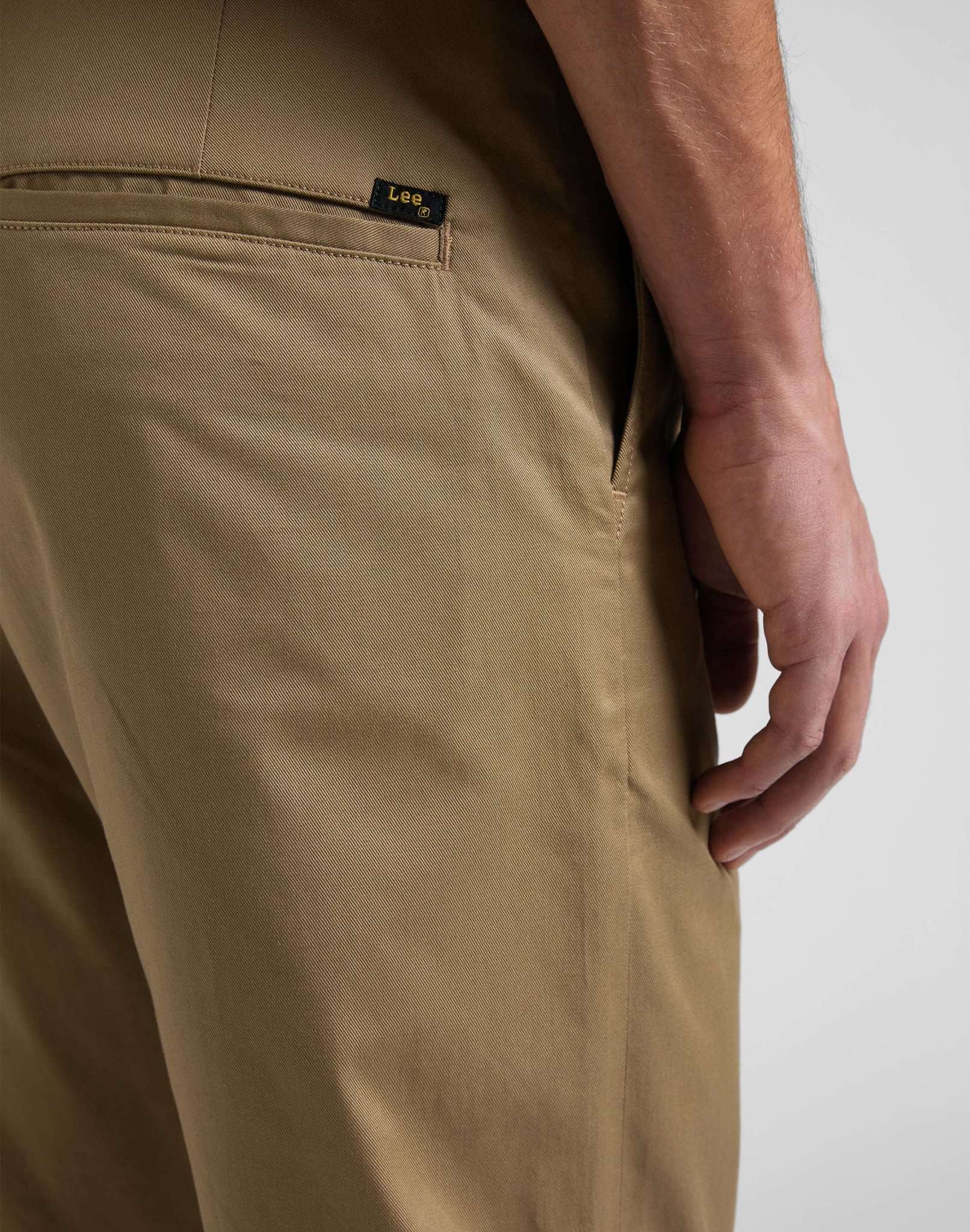 101 Chino in Dry Beige Hosen Lee