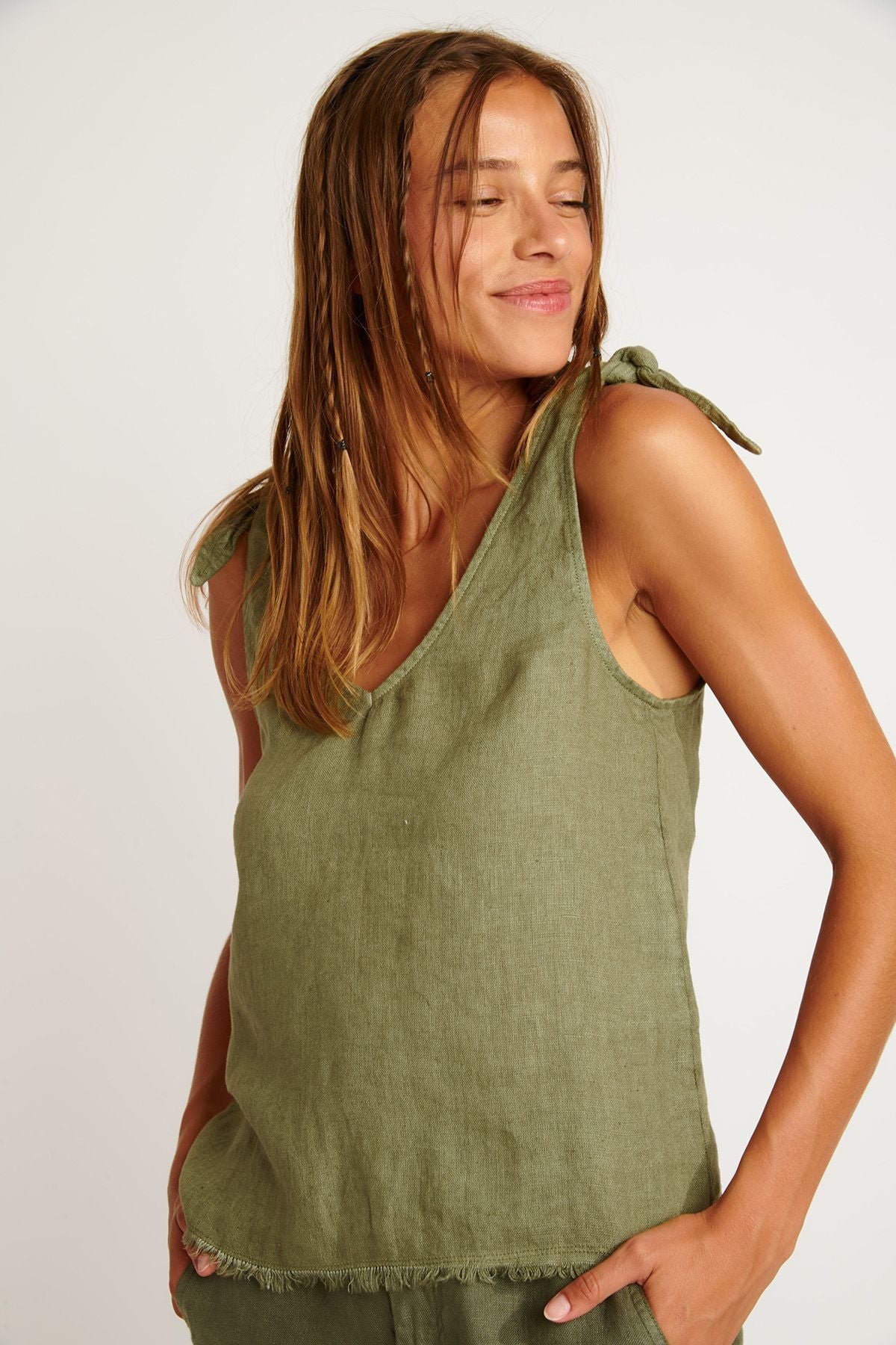 LOOMIS-HAWSTON Top in Kaki T-Shirts Banana Moon