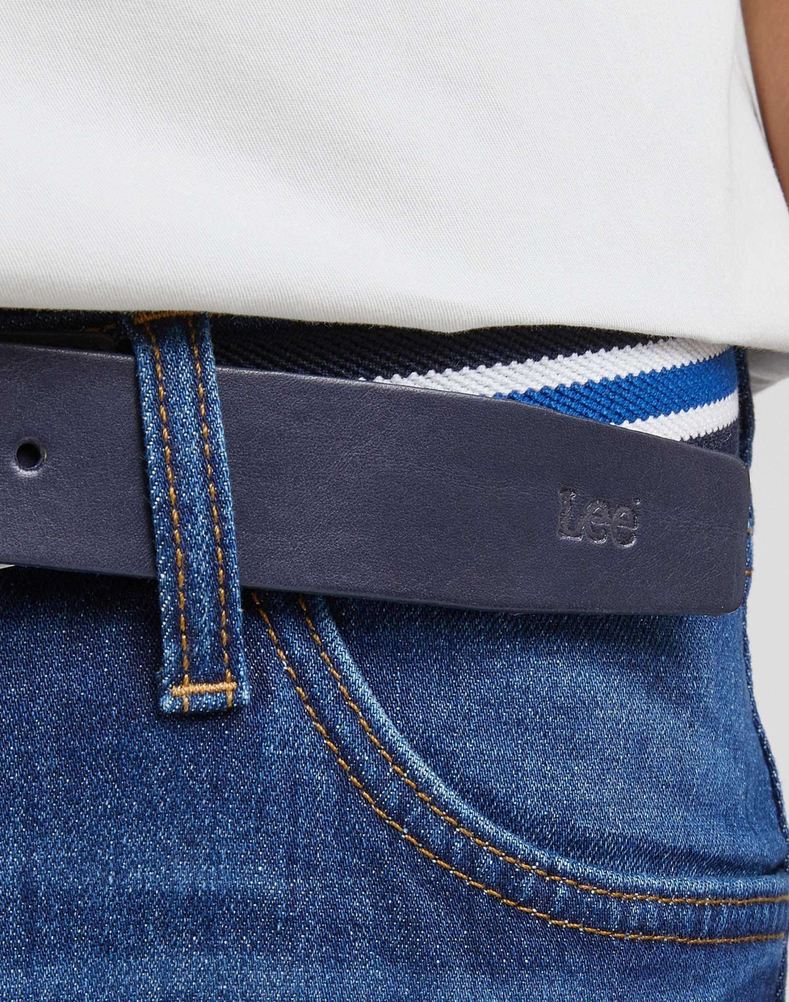 Striped Webbing Belt in Sky Captain Gürtel Lee