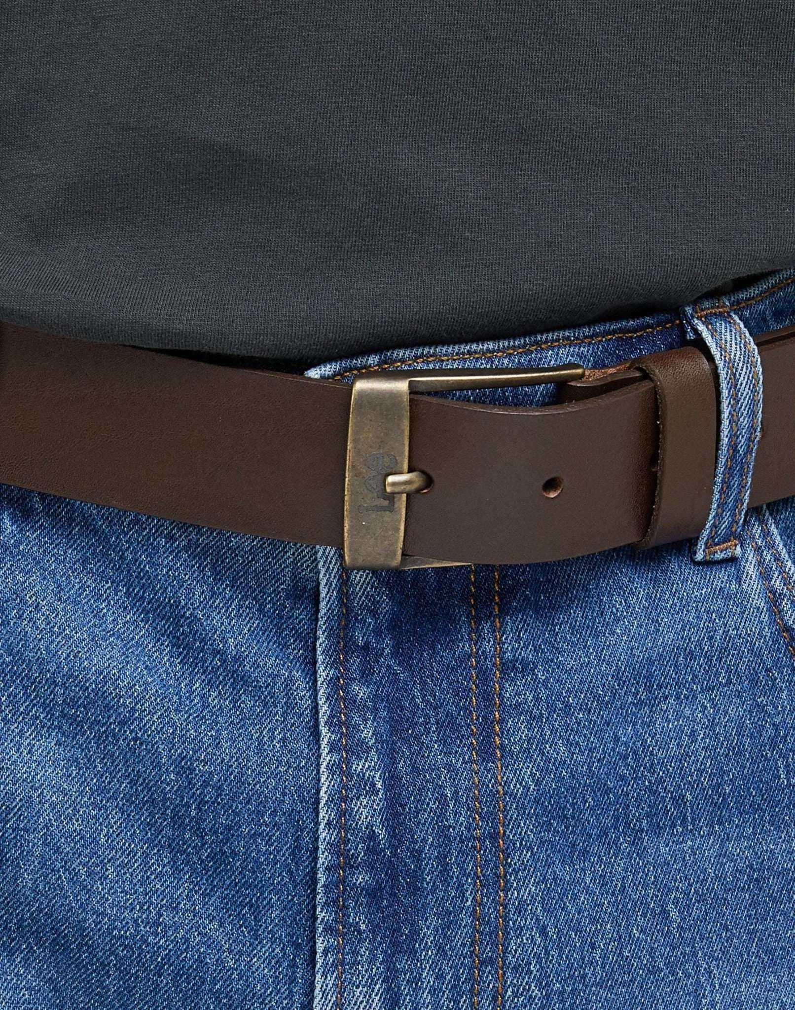 Leather Belt Logo Buckle in Dark Brown Gürtel Lee