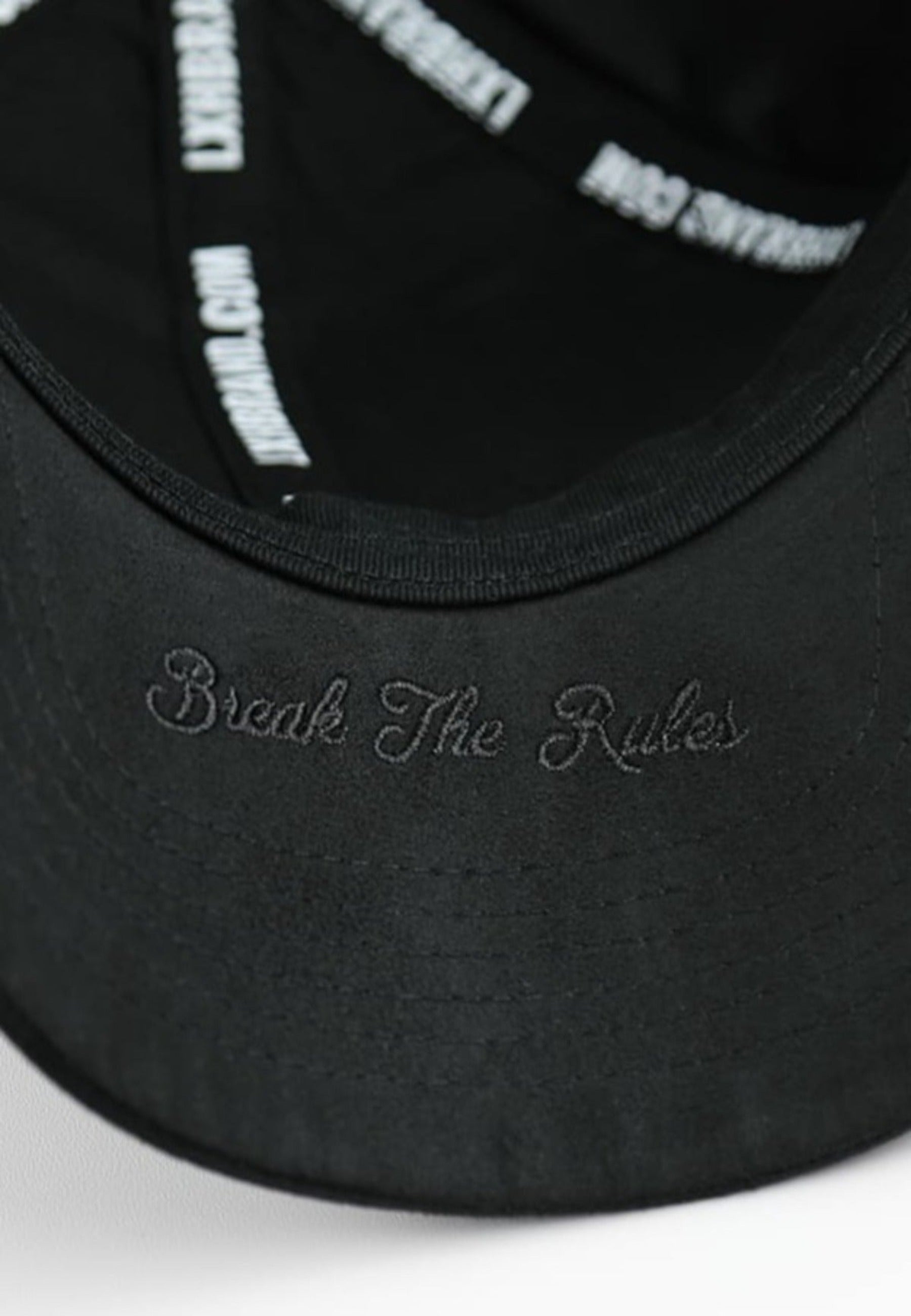 Casquette Suédine - Genève in Noir Caps LXH