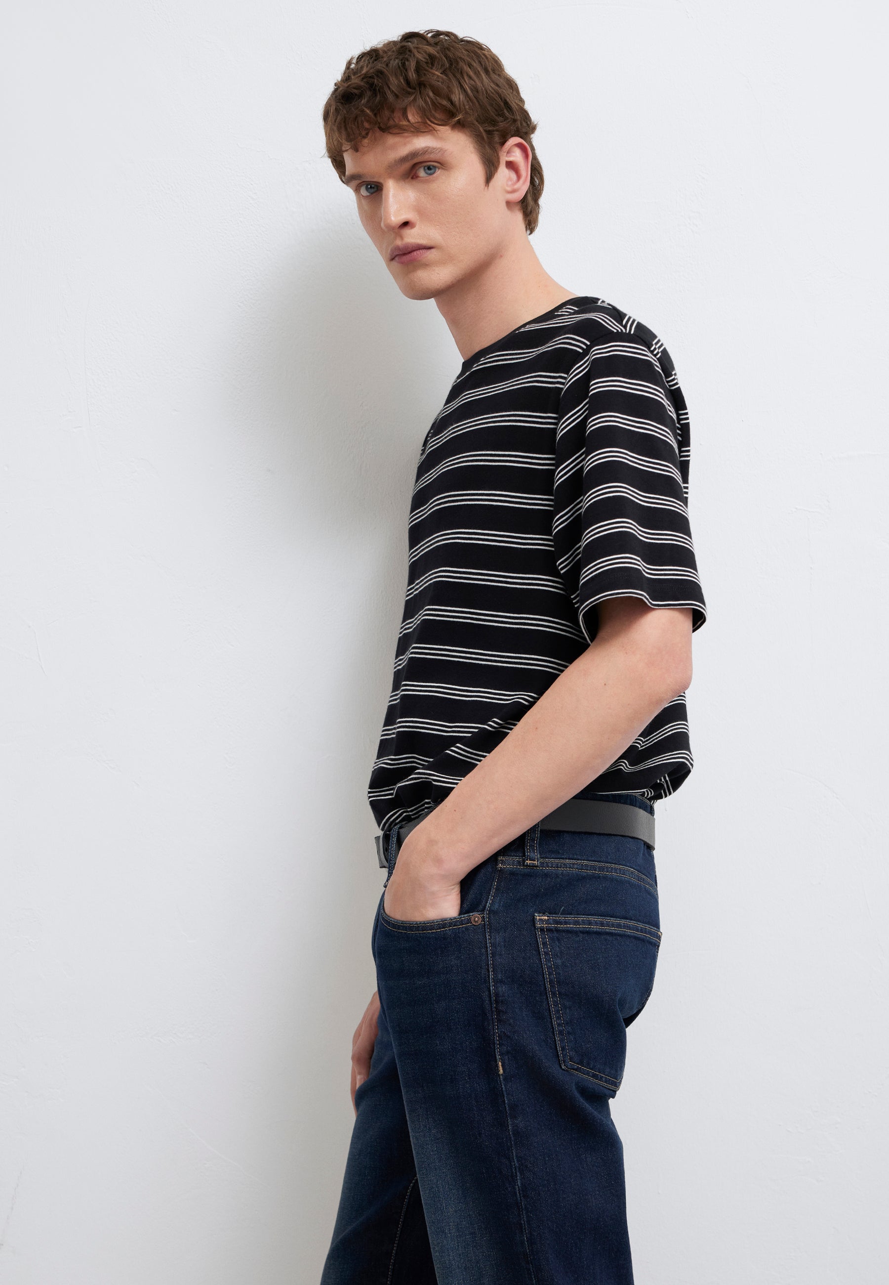 Stripe Tee in Black T-Shirts Mavi