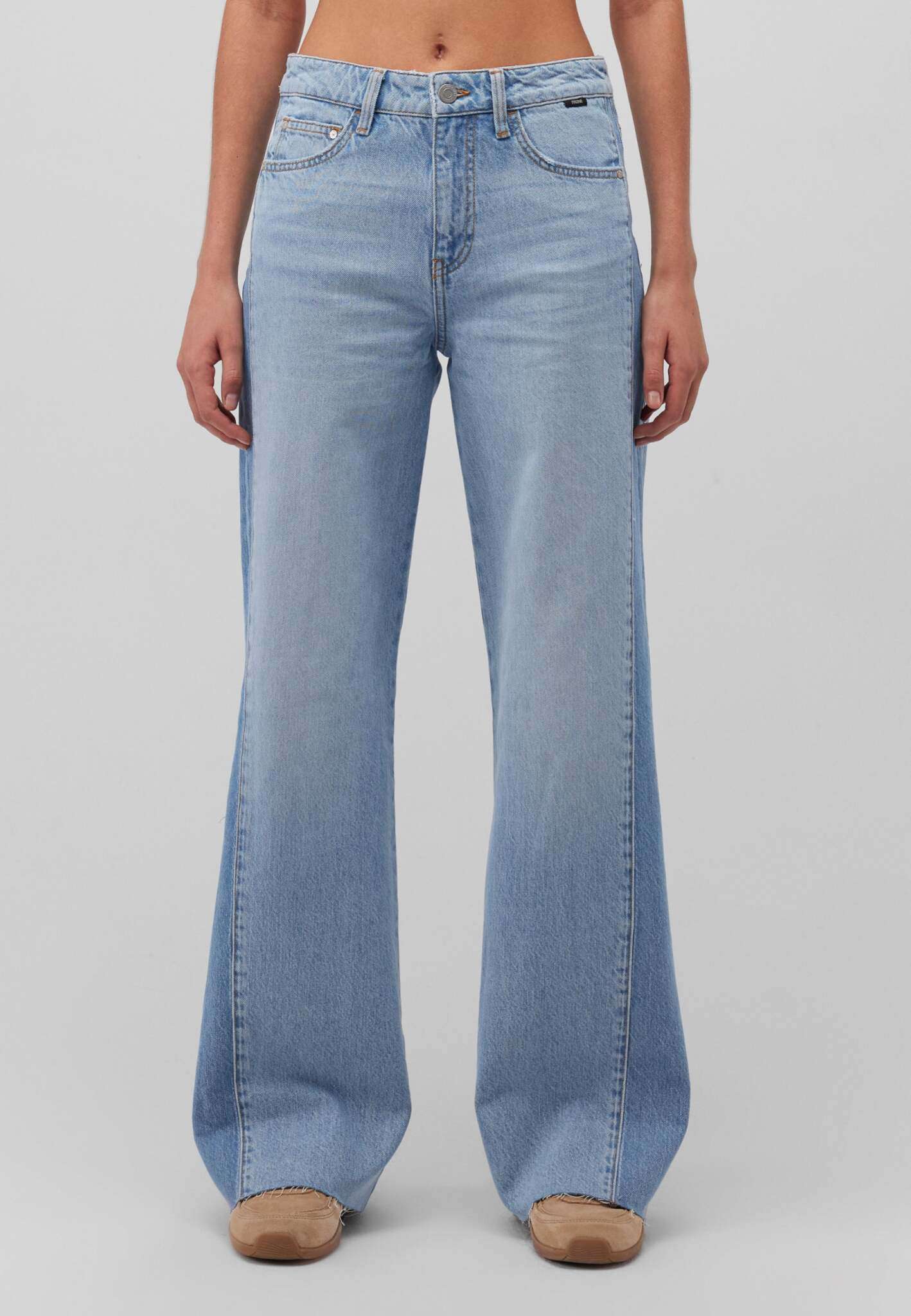 Malibu in Blocking Denim Jeans Mavi