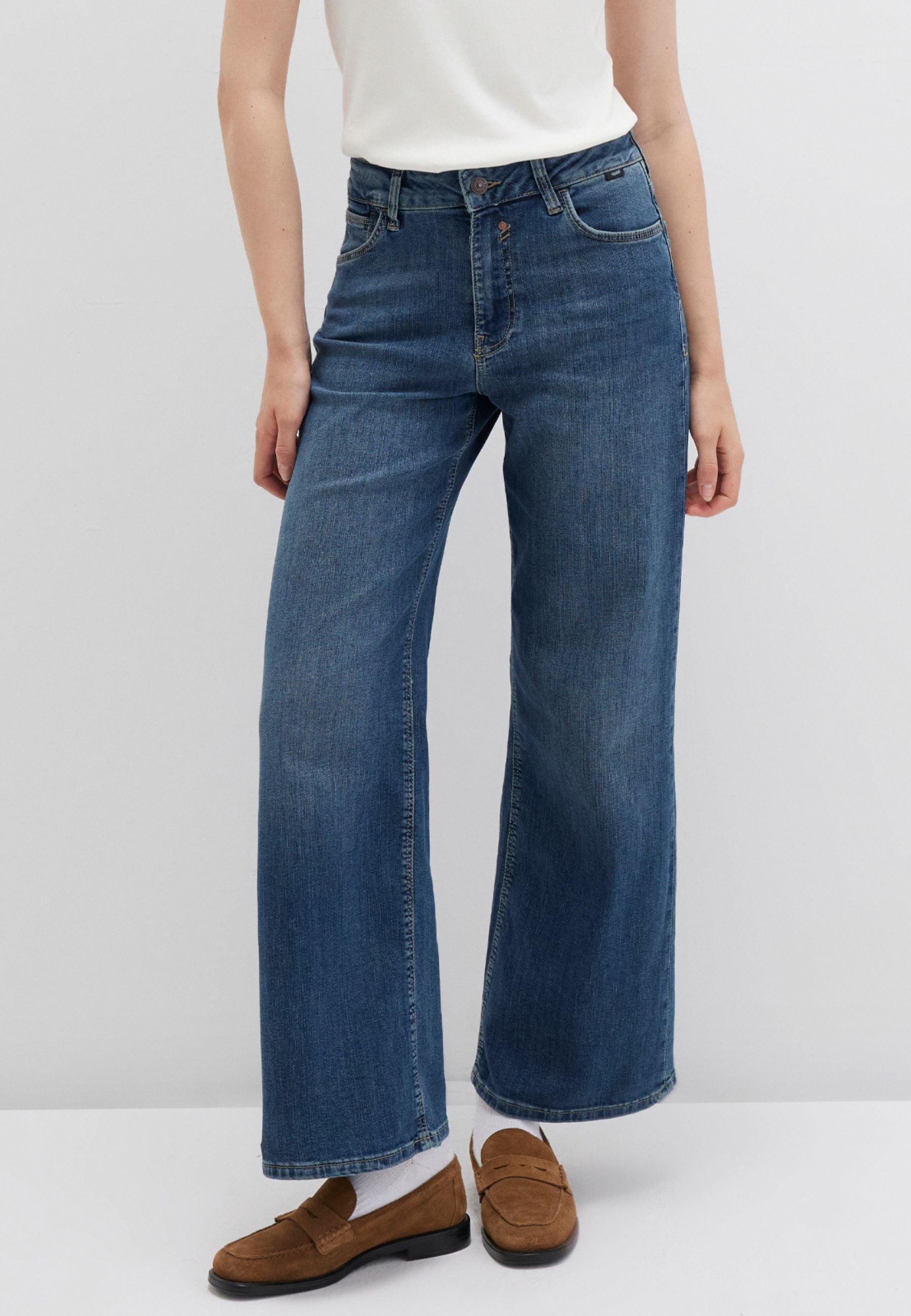 Malibu in Indigo Shaded Str