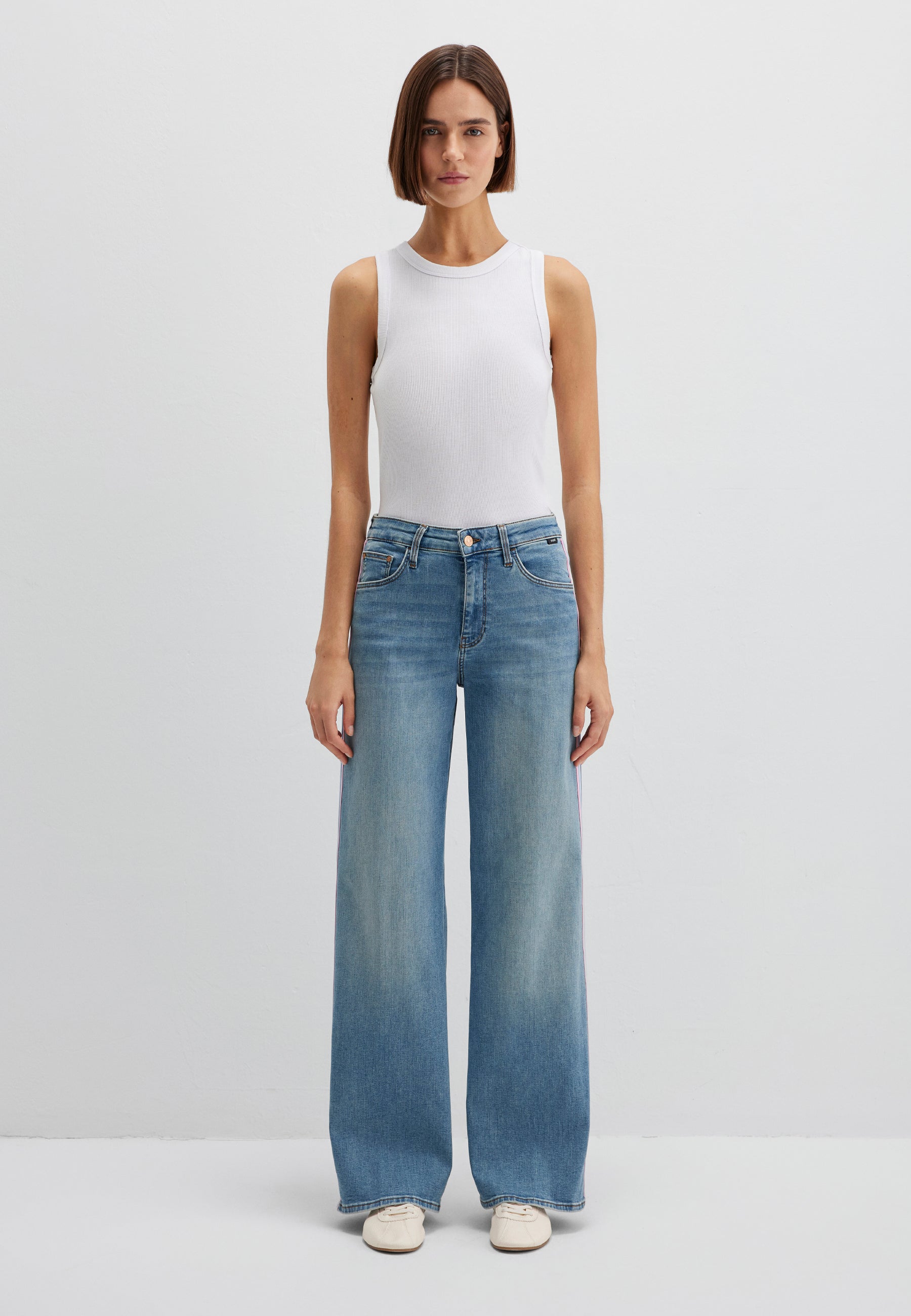 Malibu in Light Brushed Str Jeans Mavi