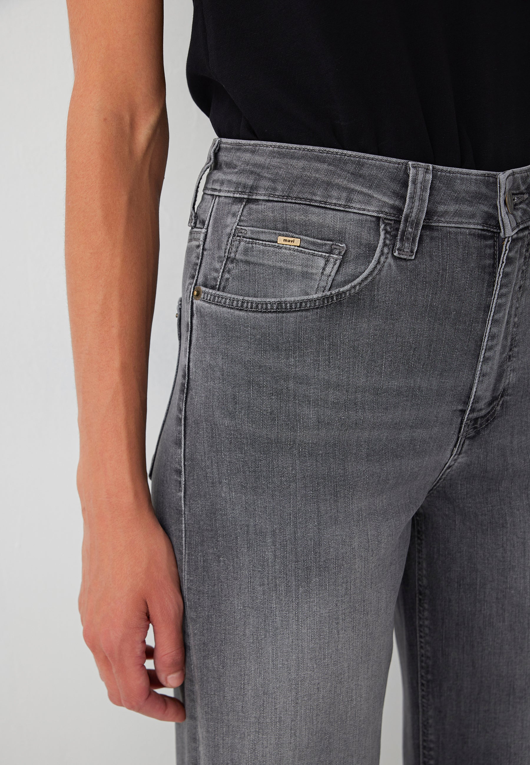 Jeans Malibu in Lt Smoke Brushed