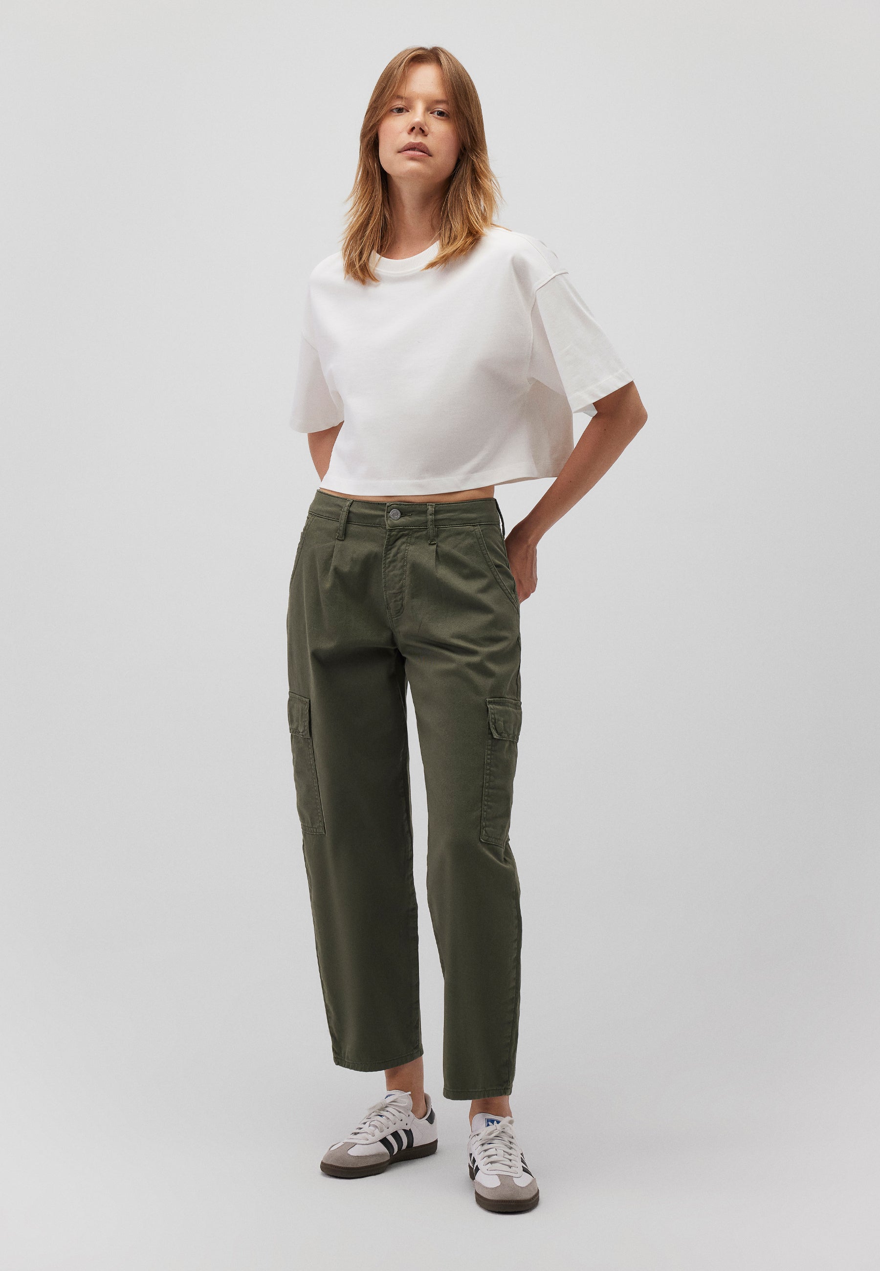 Jacy in Beetle Twill Hosen Mavi
