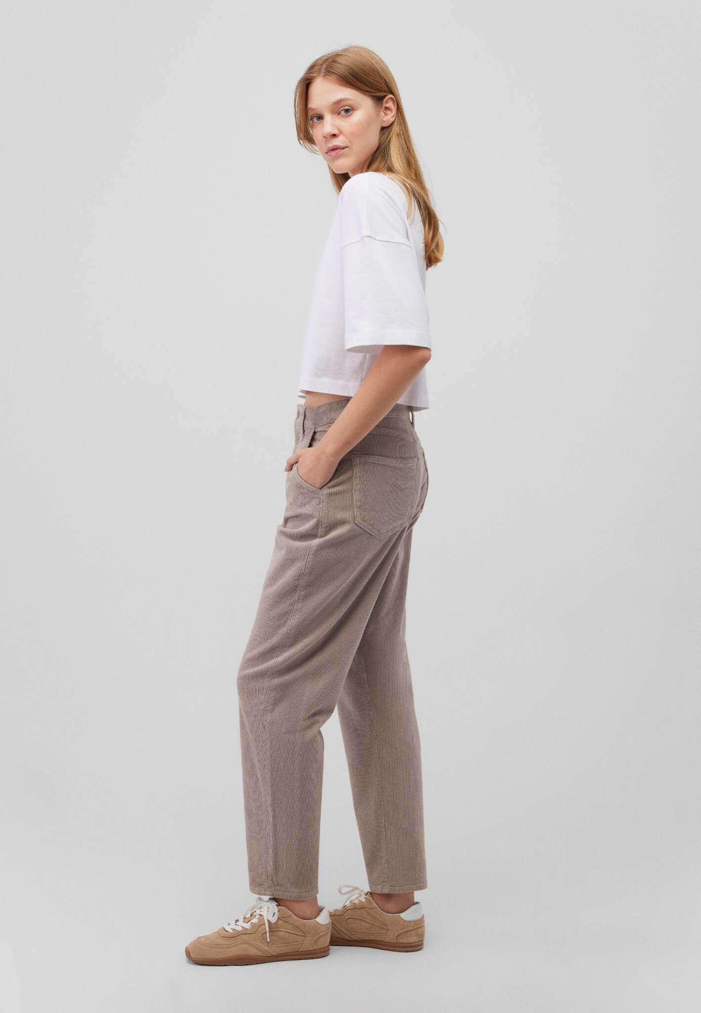 Laura in Moon Rock Cord Hosen Mavi