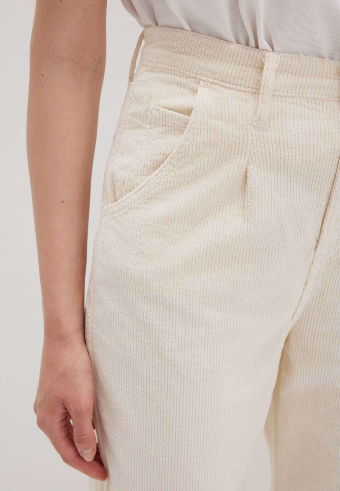 Laura in Angora Cord Hosen Mavi