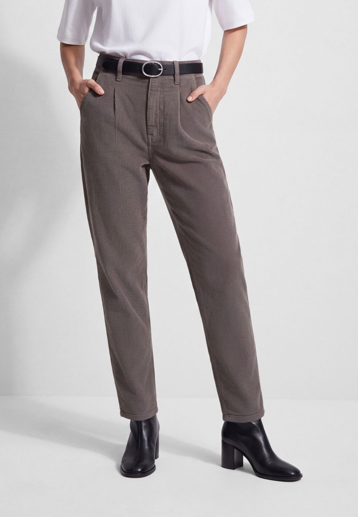 Cordhose Laura in Volcanic Glass Corduroy Hosen Mavi