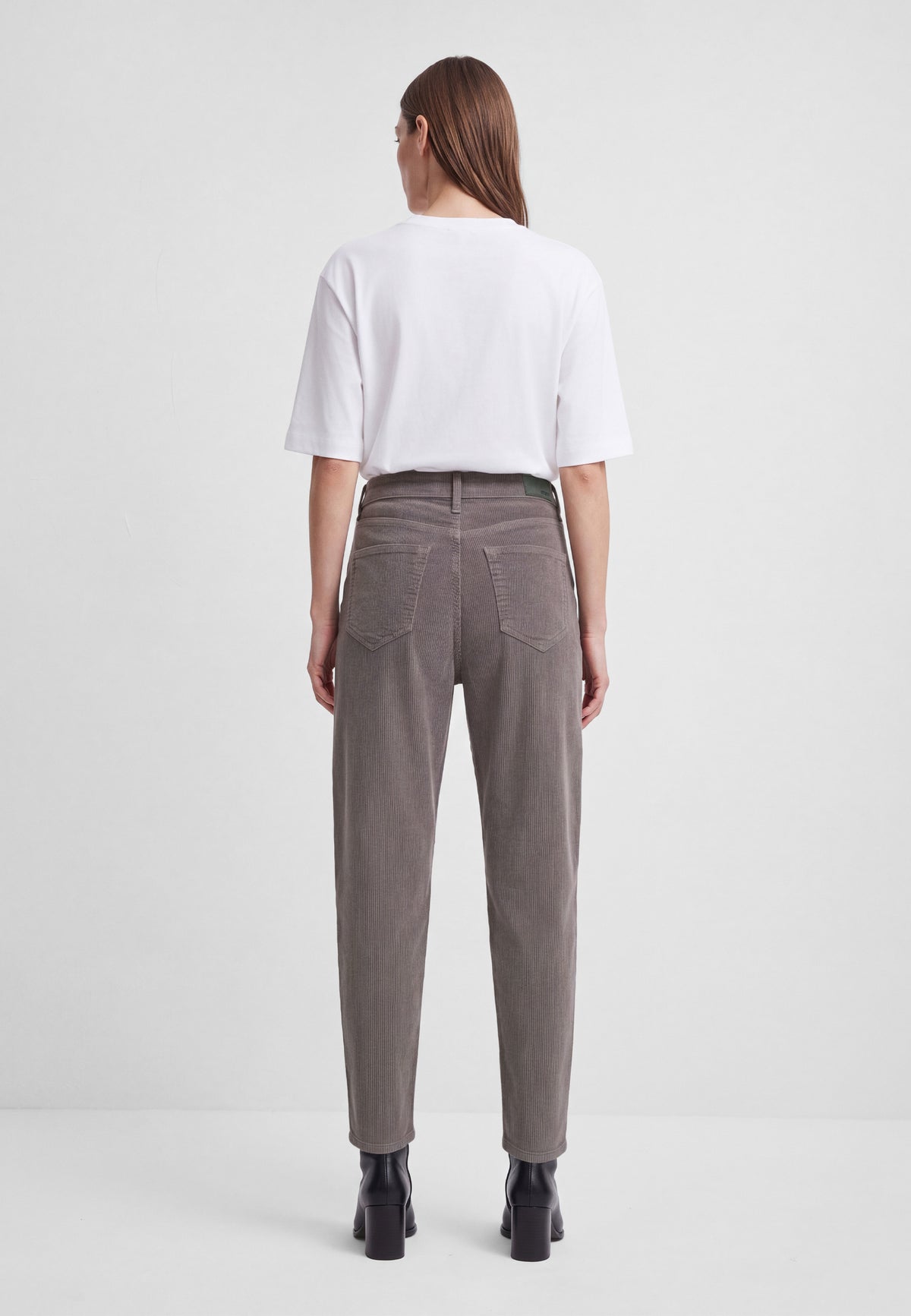 Cordhose Laura in Volcanic Glass Corduroy Hosen Mavi