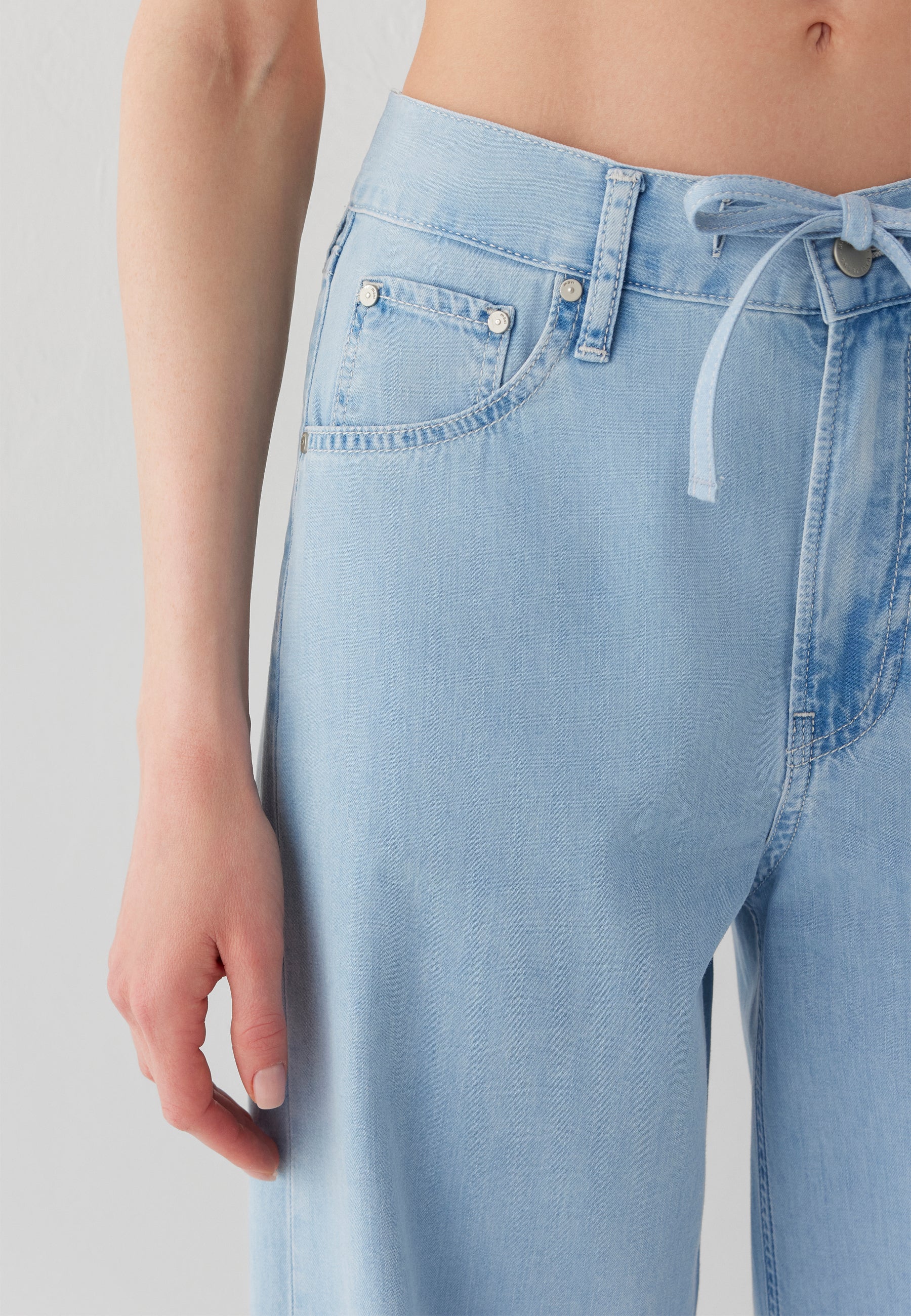 Nella in Bleached Lt Denim