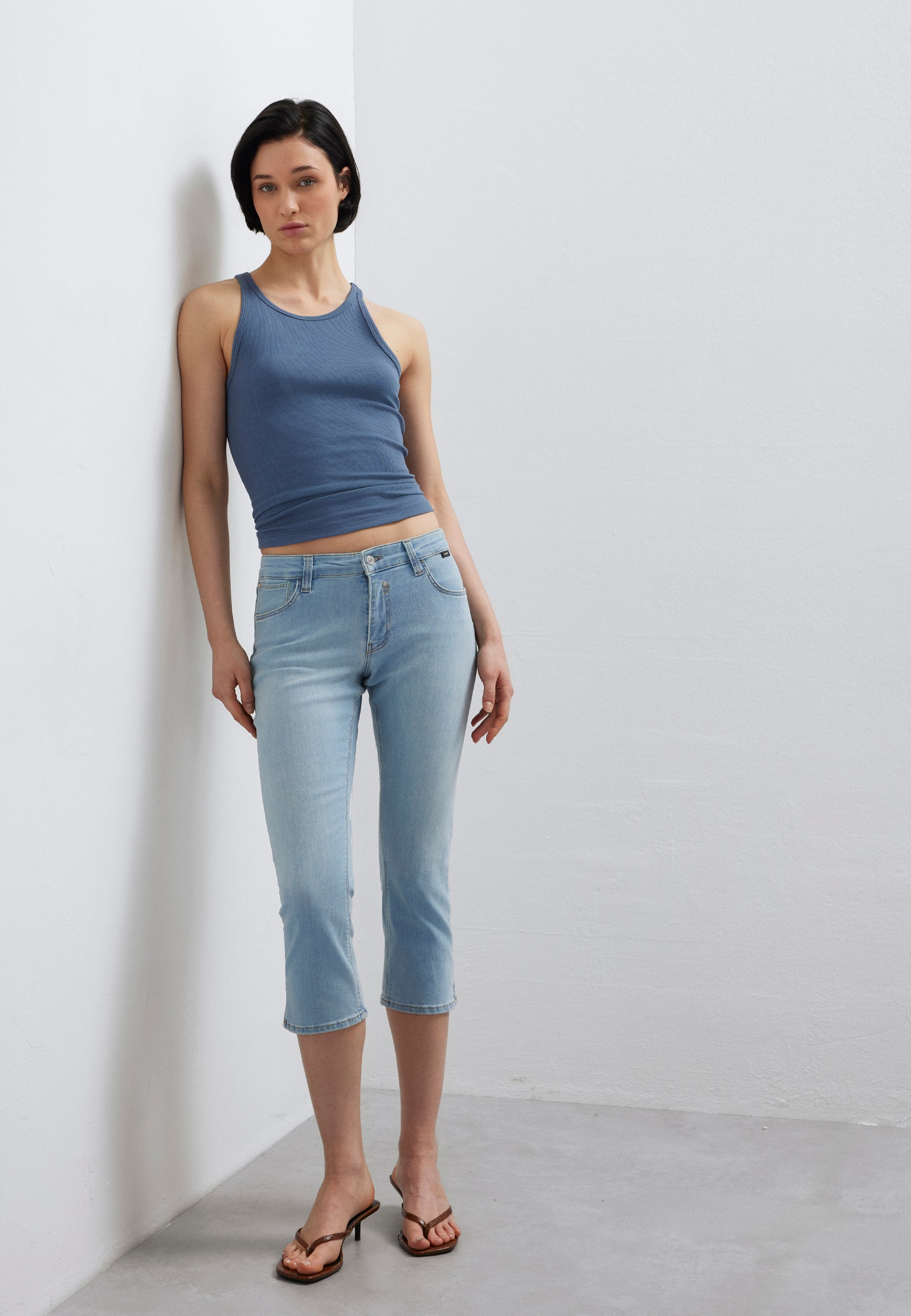 Liora in Lt Brushed Str Jeans Mavi