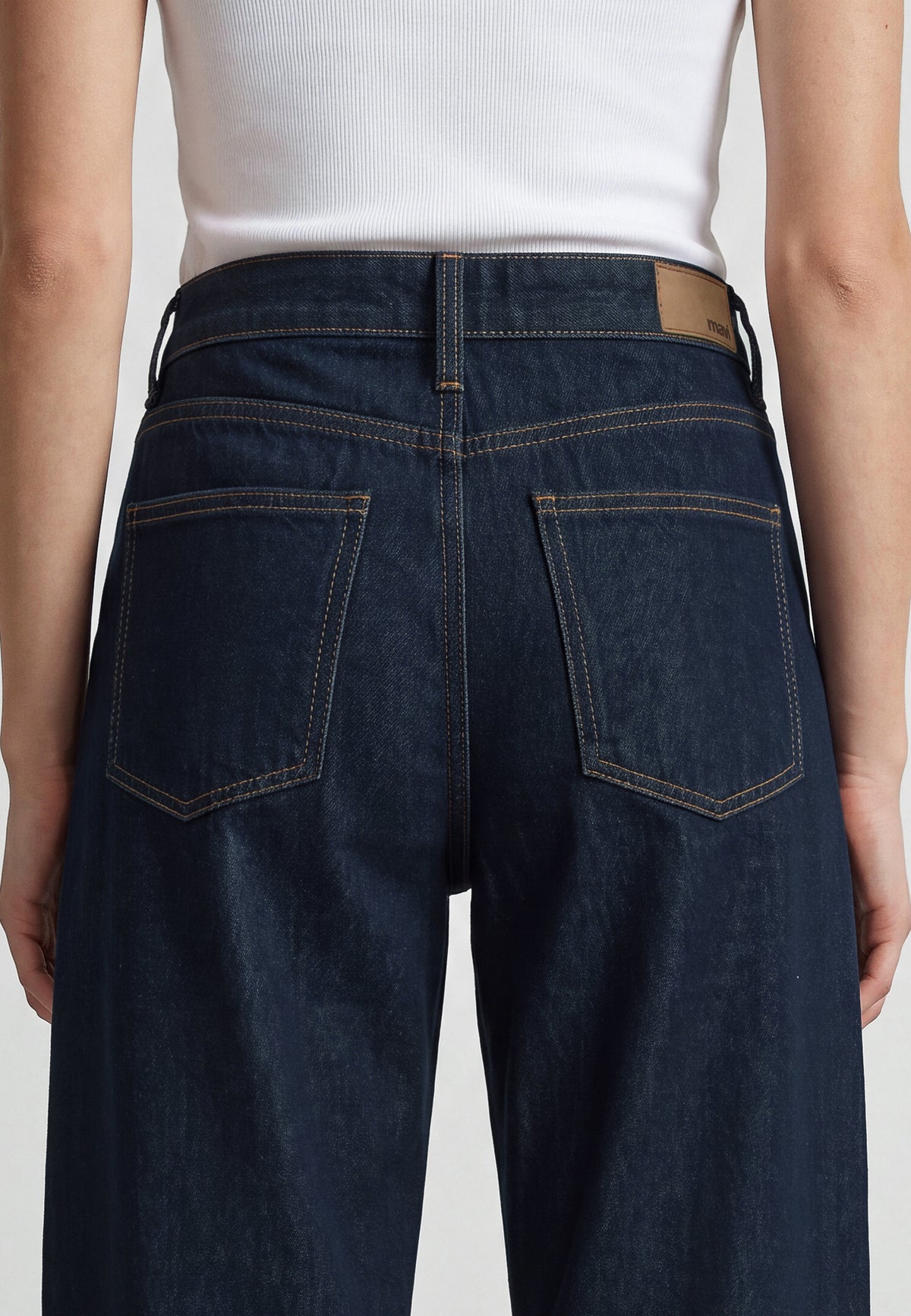 Jeans Leila With Cut in Rinse 90S Jeans Mavi