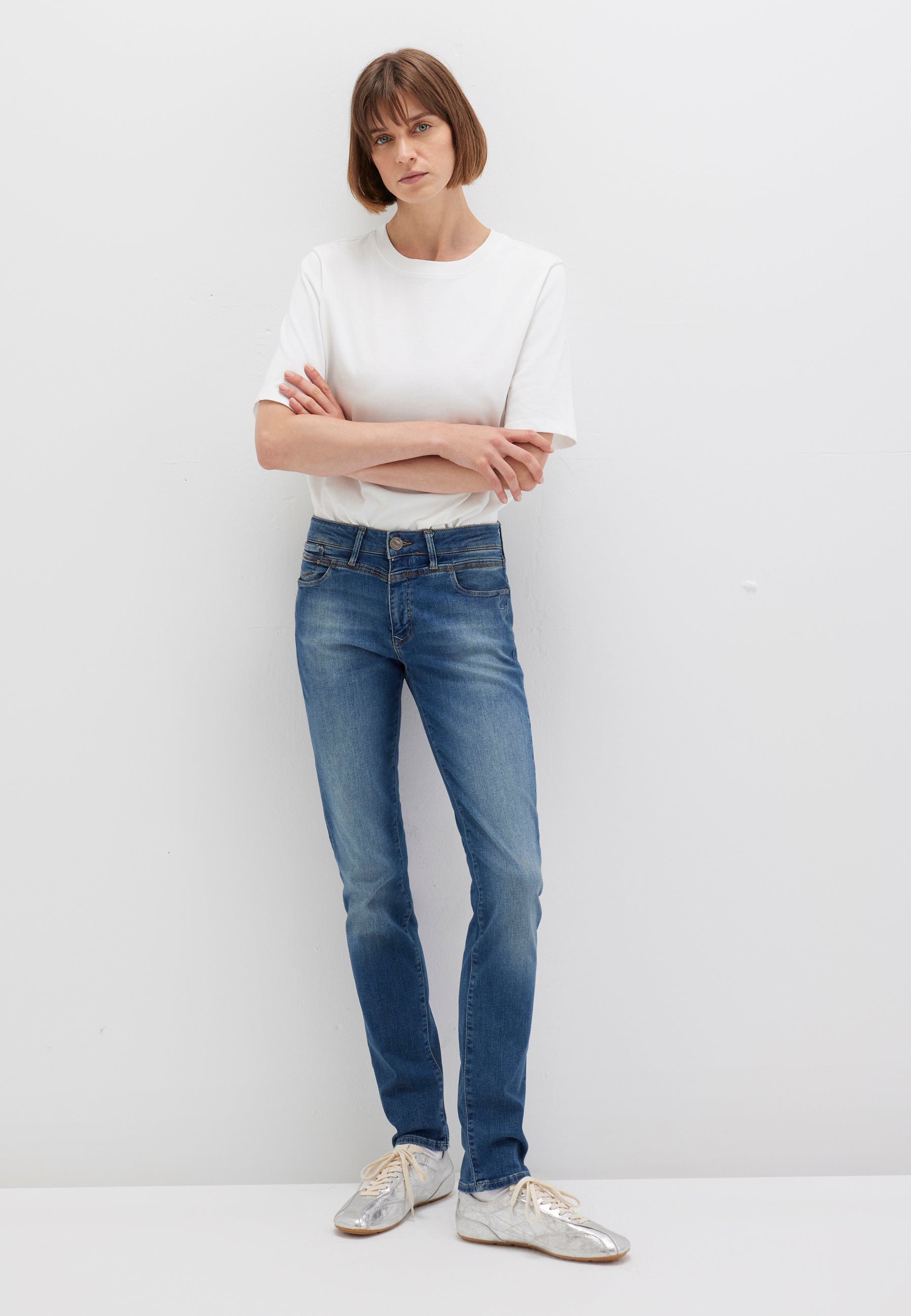 Sophie in Deep Memory Fit Jeans Mavi