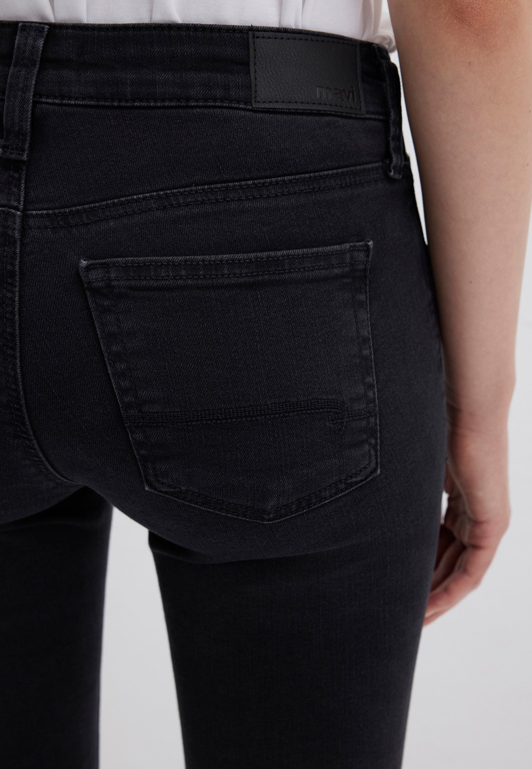 Adriana in Smoke Brushed Stretch Jeans Mavi