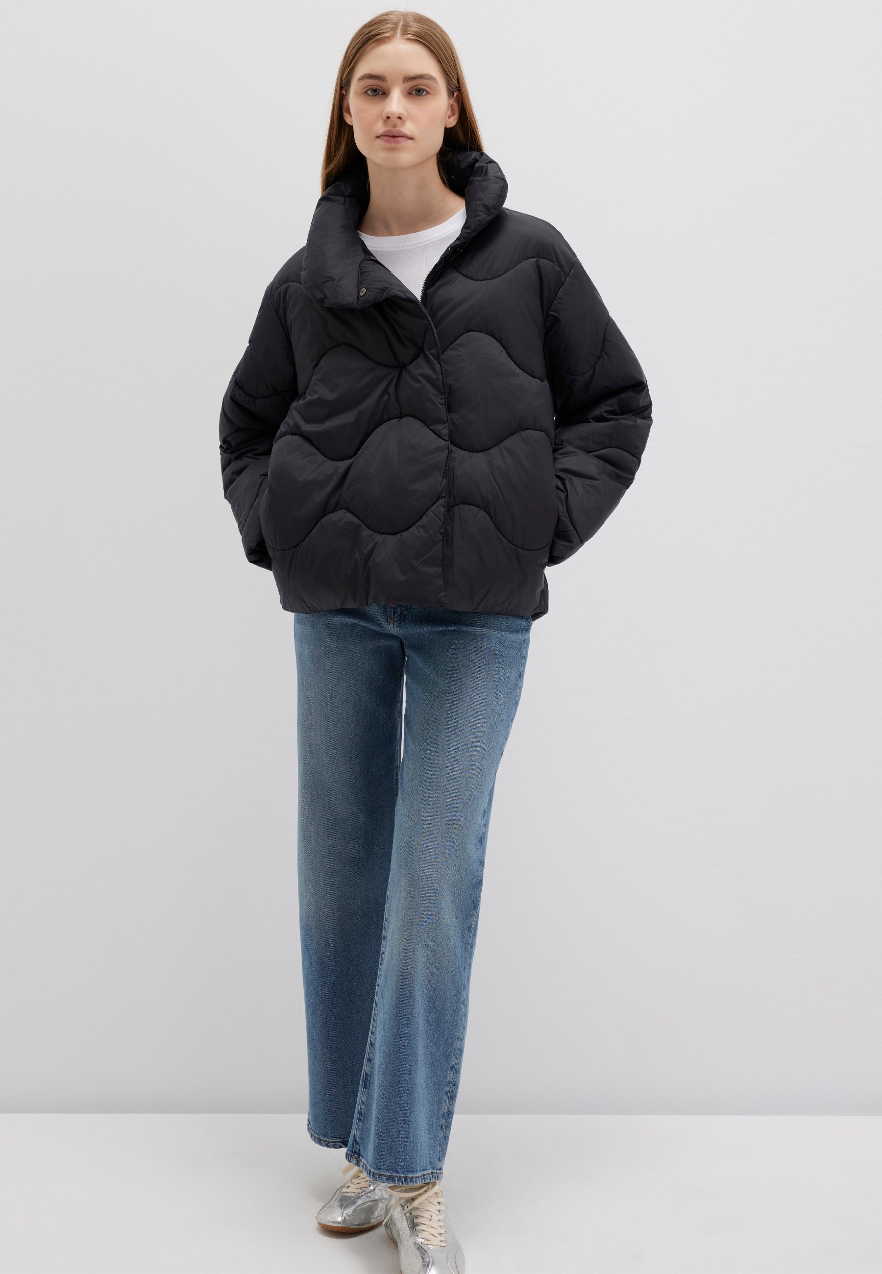 High Collar Jacket in Black Jacken Mavi