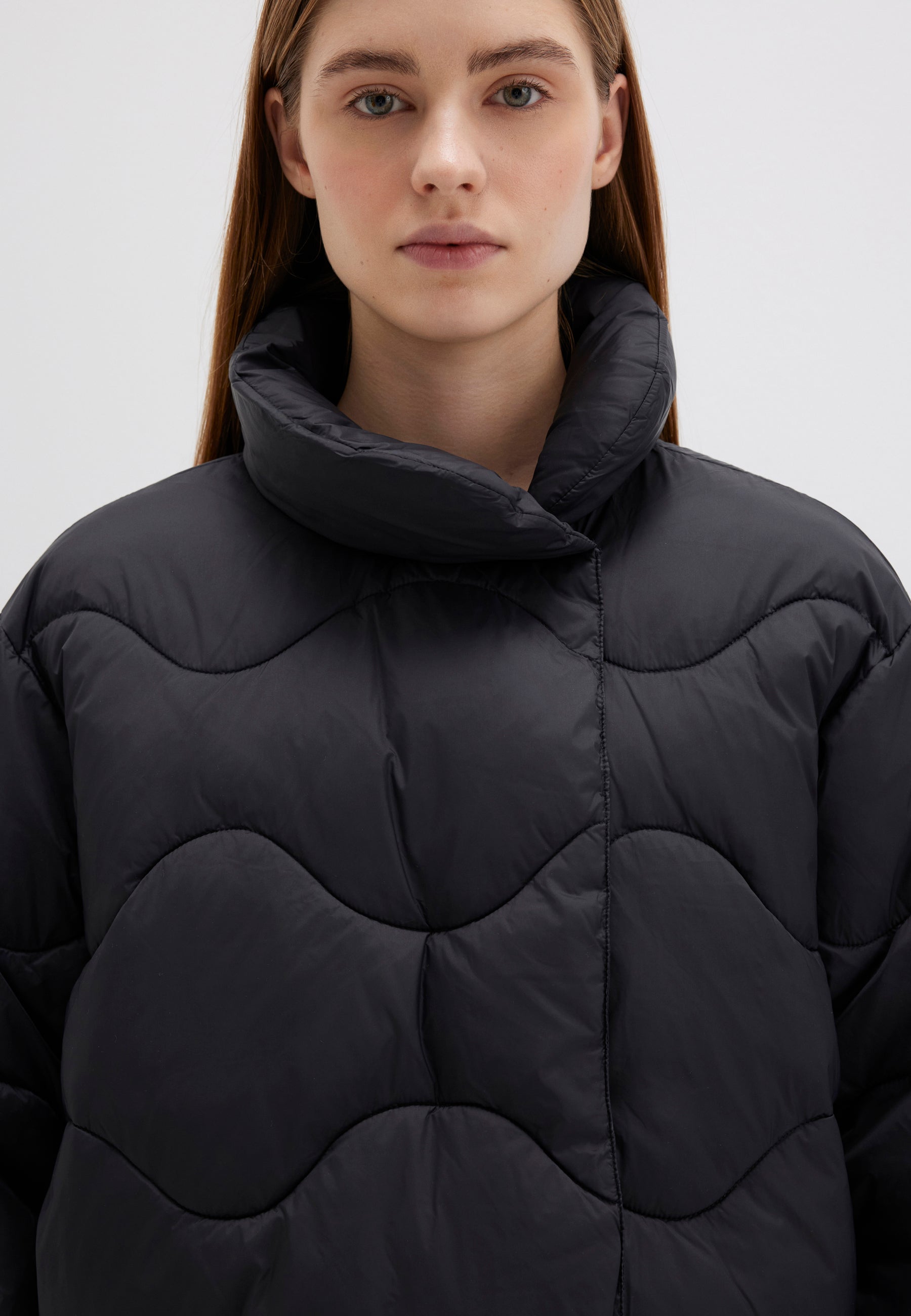 High Collar Jacket in Black Jacken Mavi