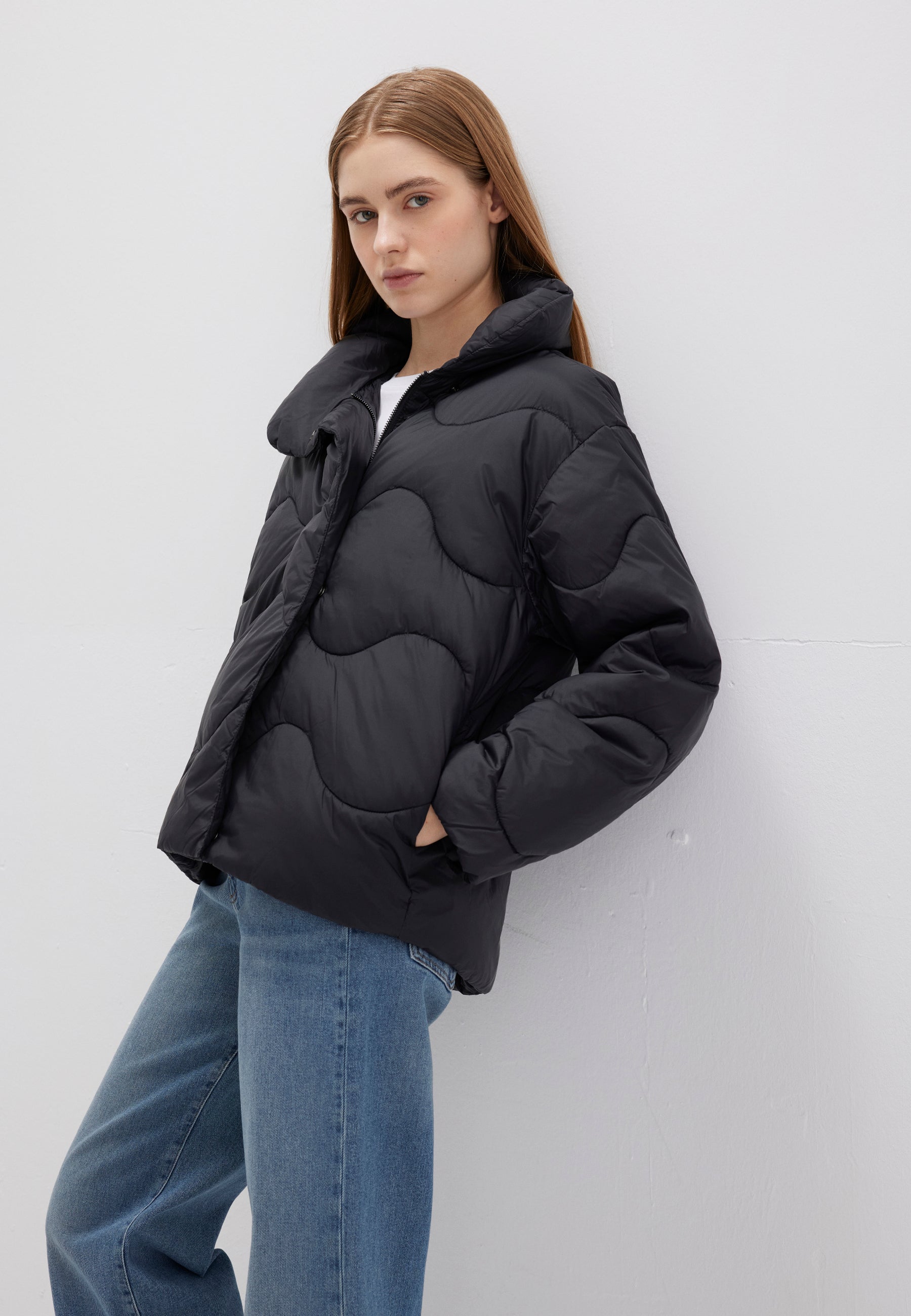 High Collar Jacket in Black Jacken Mavi