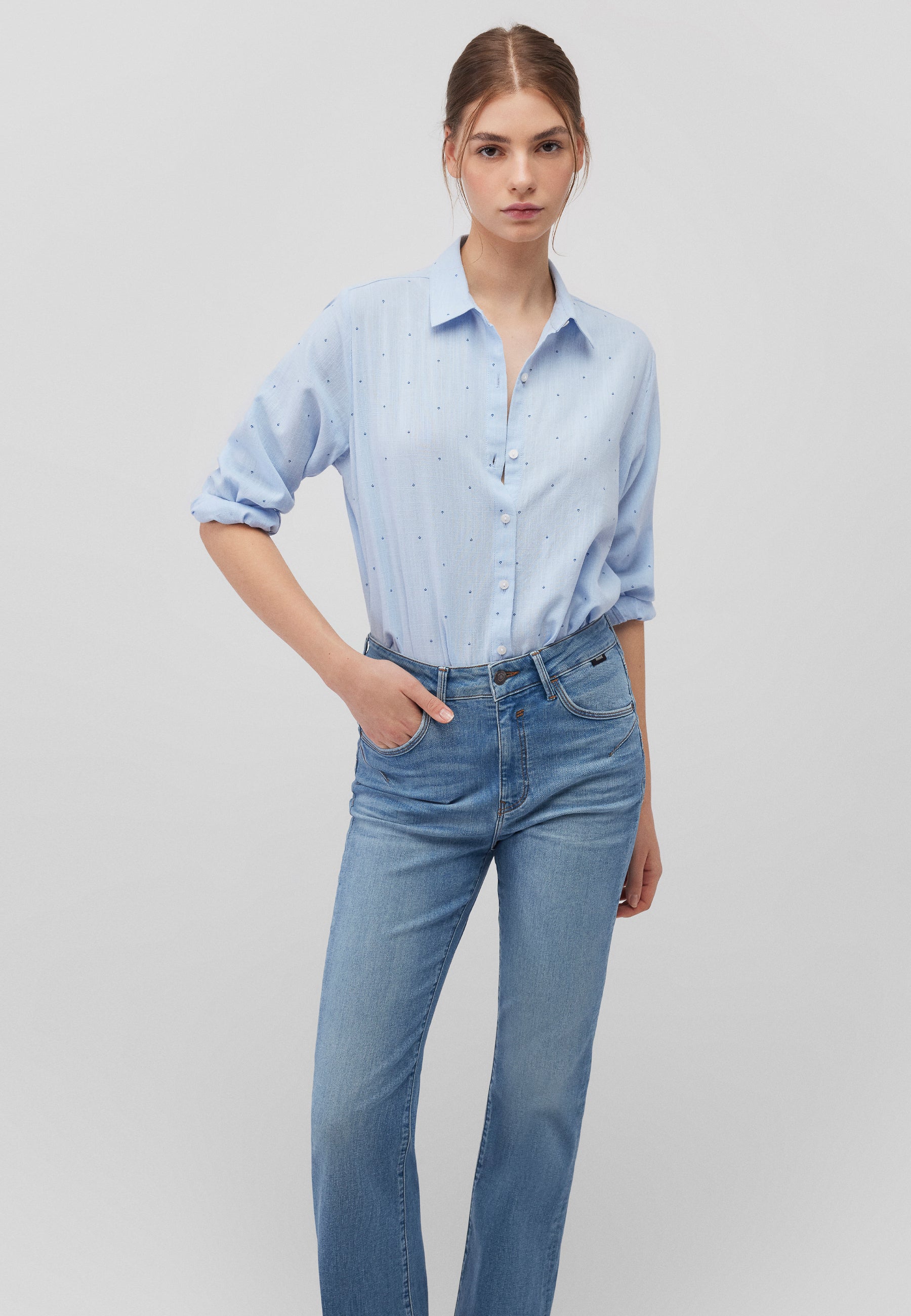 Woven Shirt in Ensign Blue Tiny Leaf Print Hemden Mavi